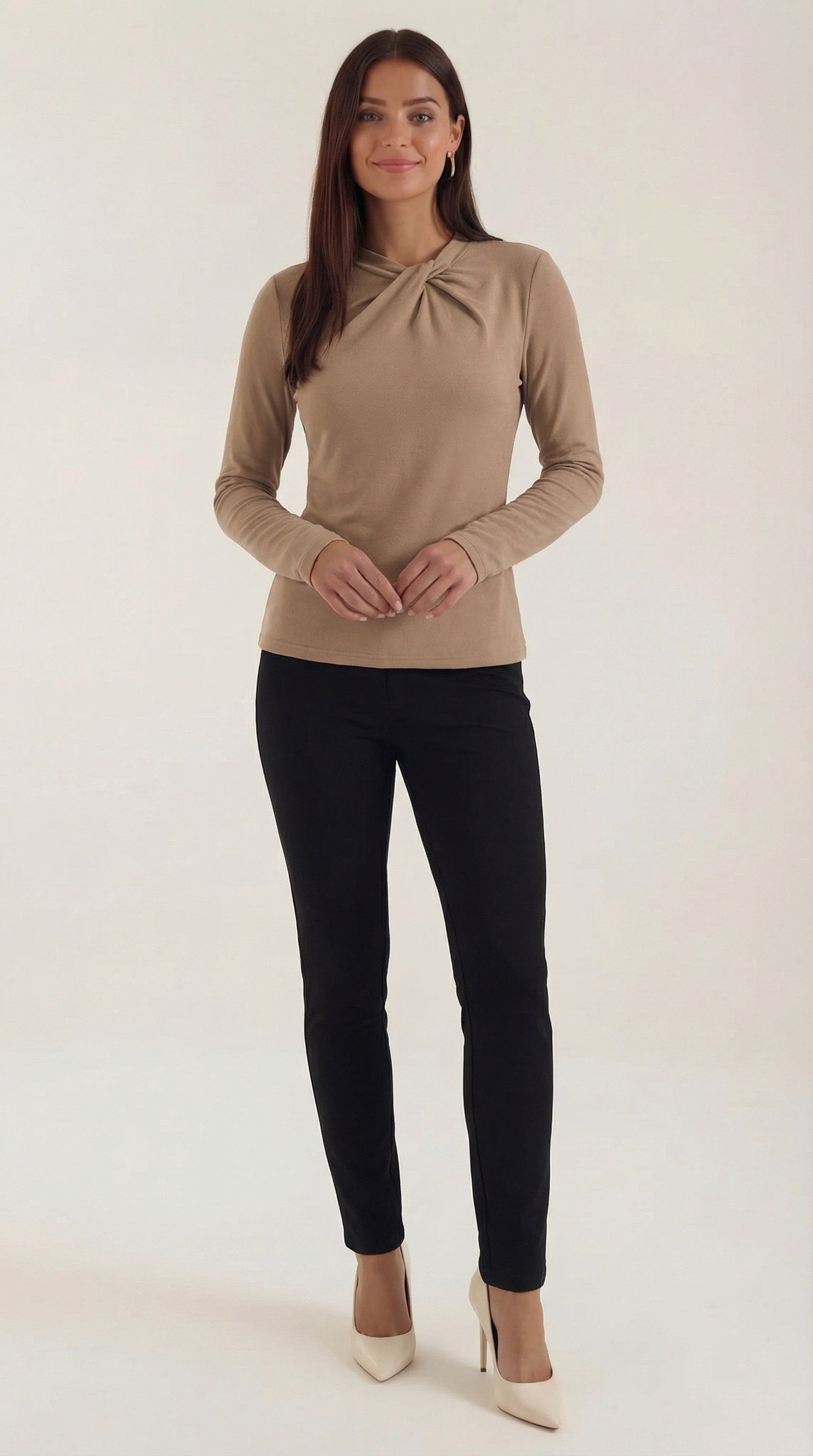 Blusa de cuello mock con lazo delicado