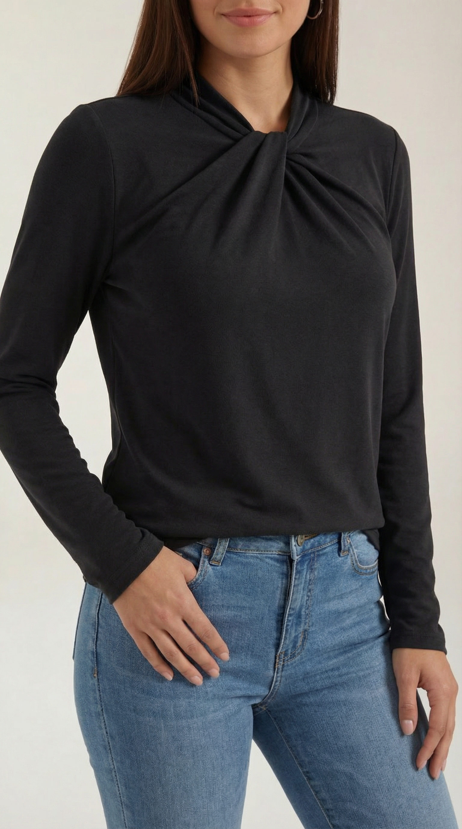 Blusa de cuello mock con lazo delicado