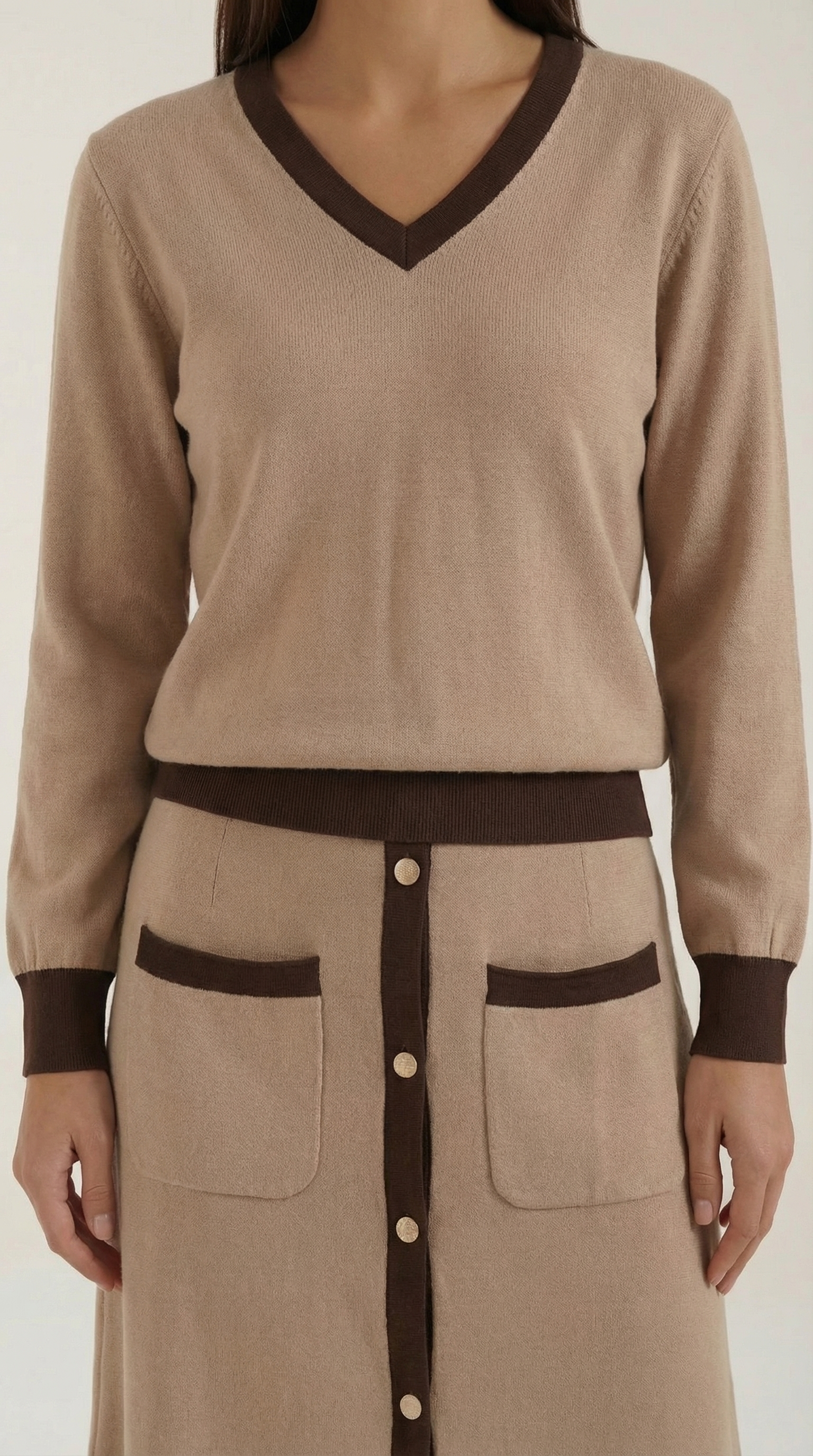 Conjunto de suéter con escote en V y falda midi fluida