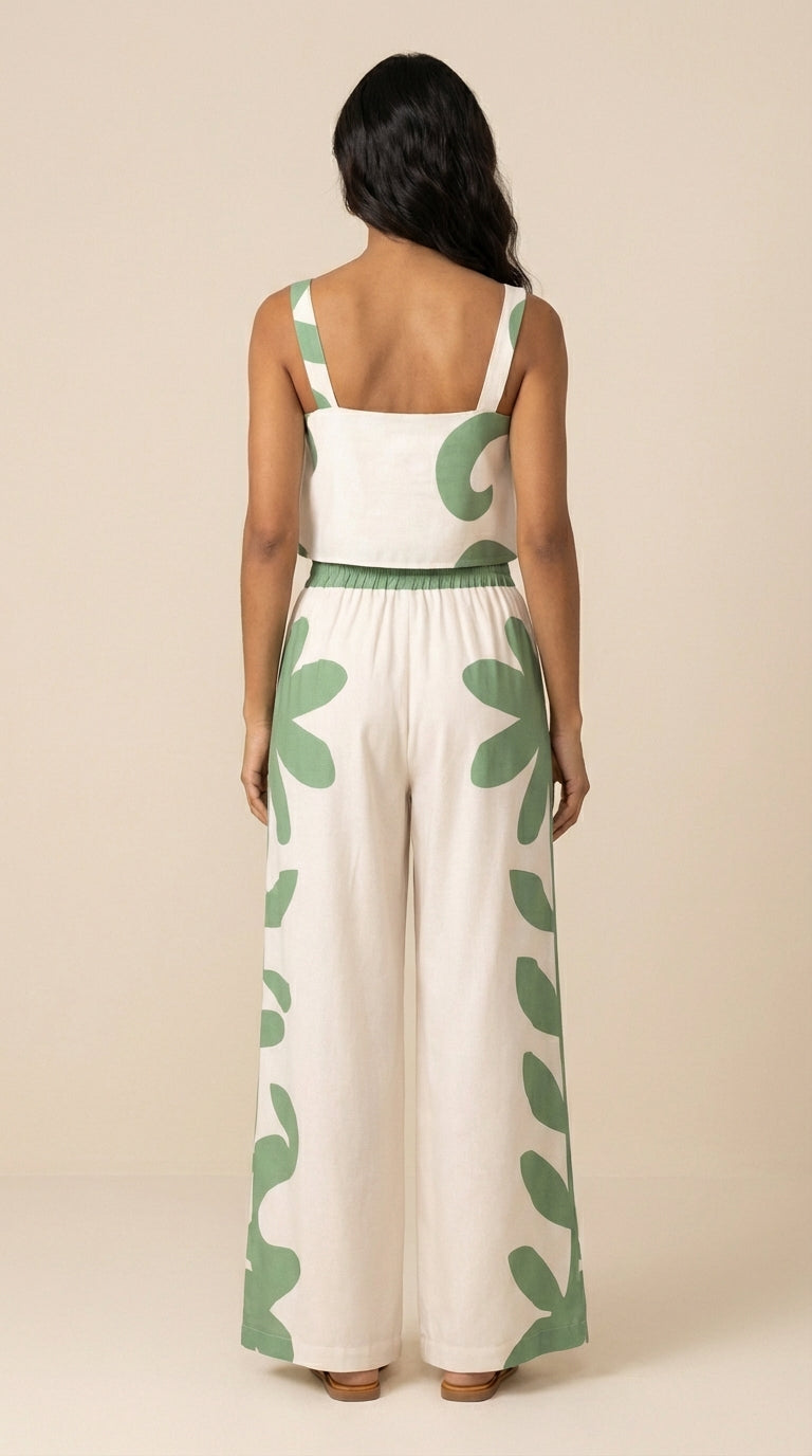 Mono elegante de silueta estilizada