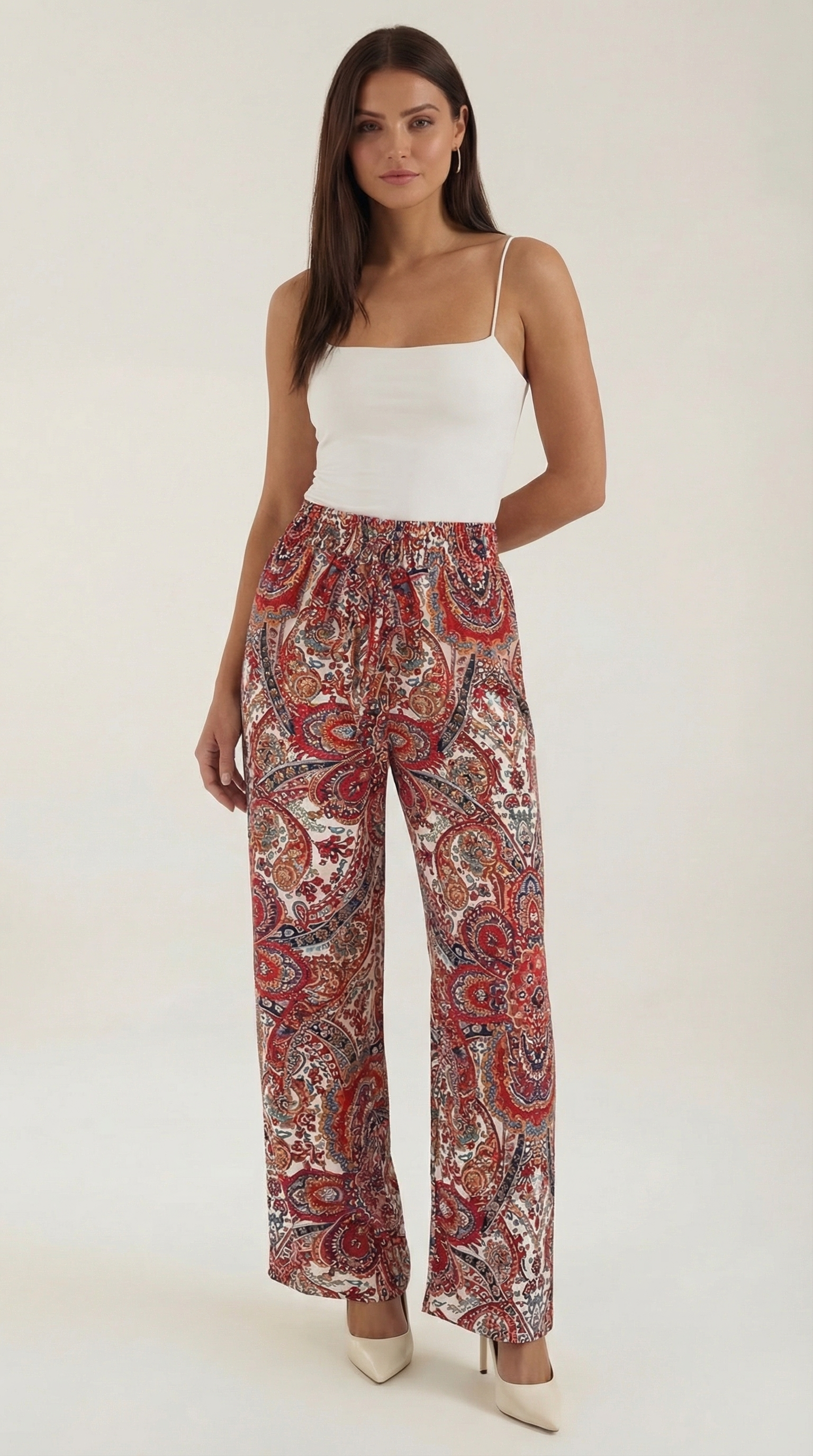 Pantalón con estampado paisley de inspiración bohemia