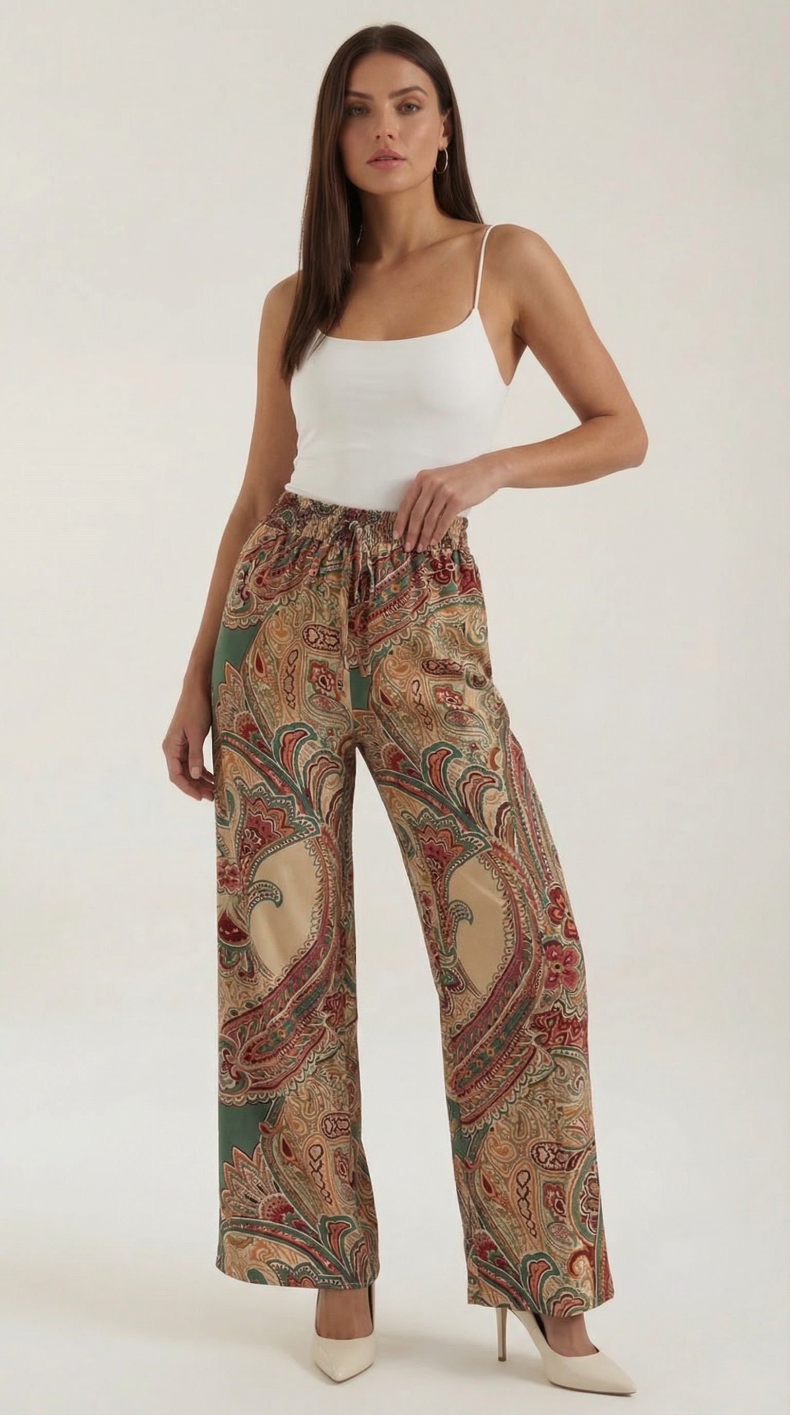 Pantalón con estampado paisley de inspiración bohemia