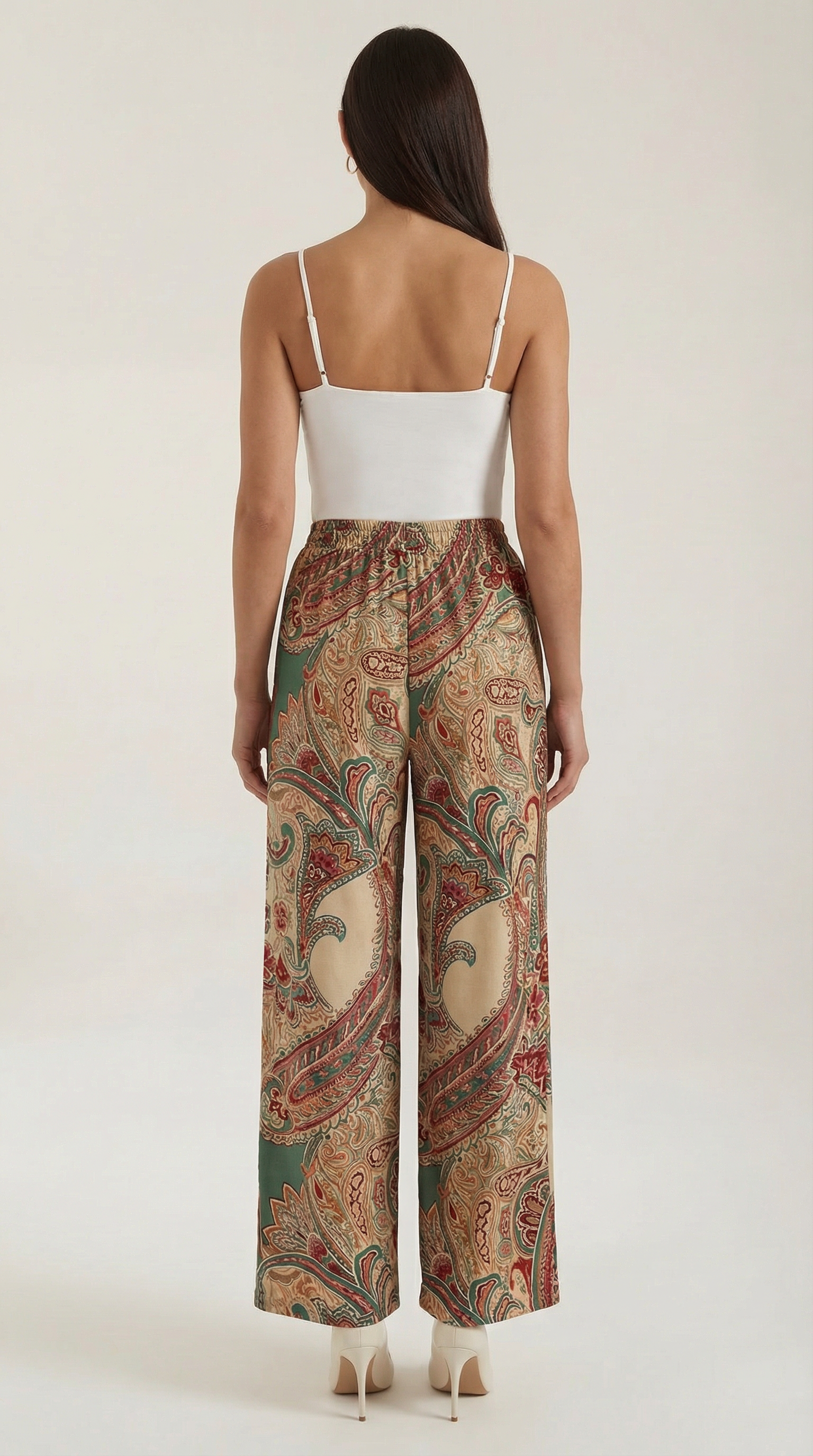 Pantalón con estampado paisley de inspiración bohemia