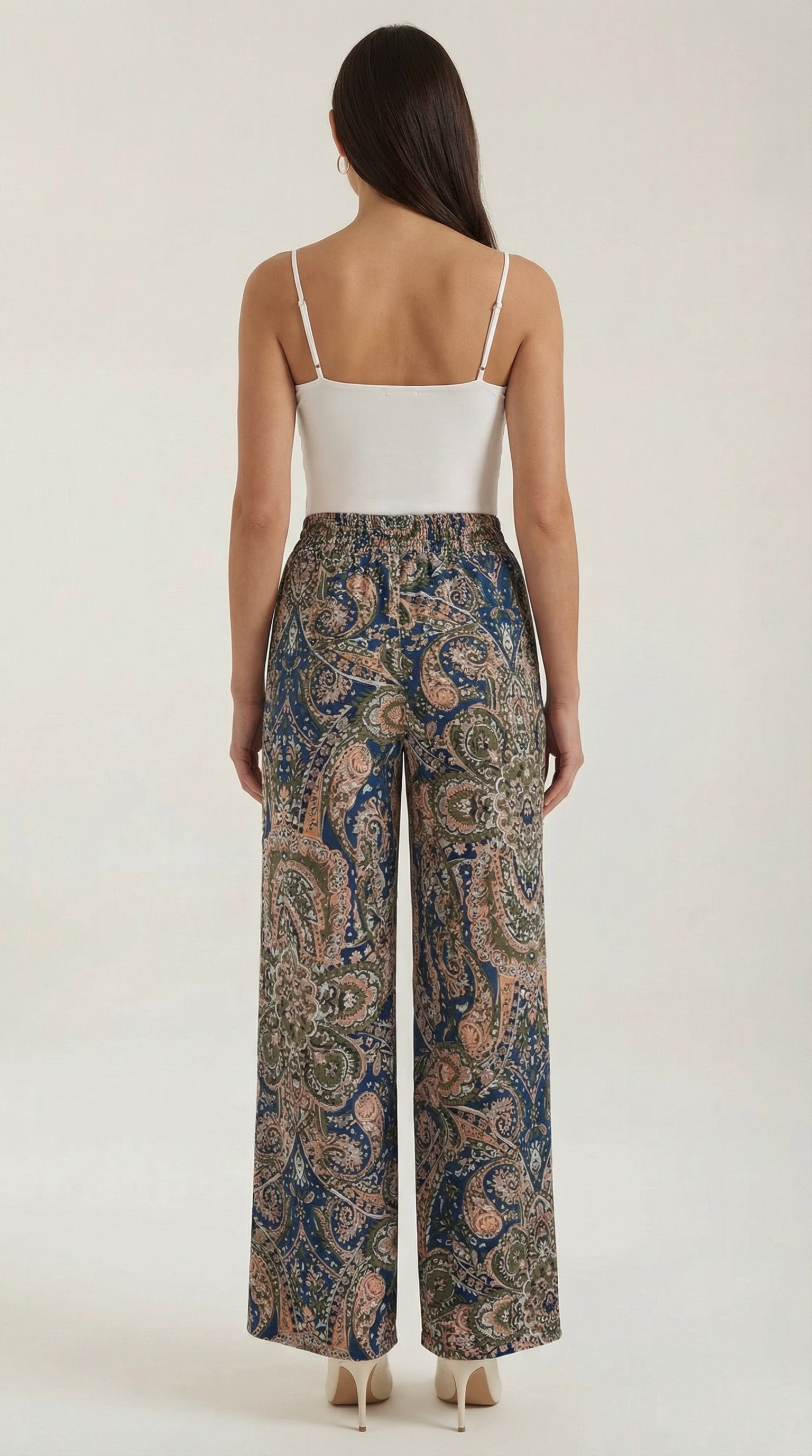Pantalón con estampado paisley de inspiración bohemia