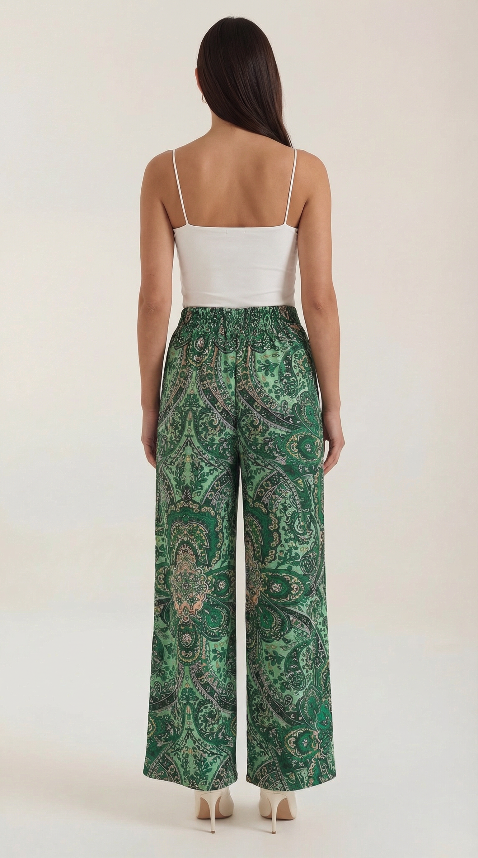 Pantalón con estampado paisley de inspiración bohemia
