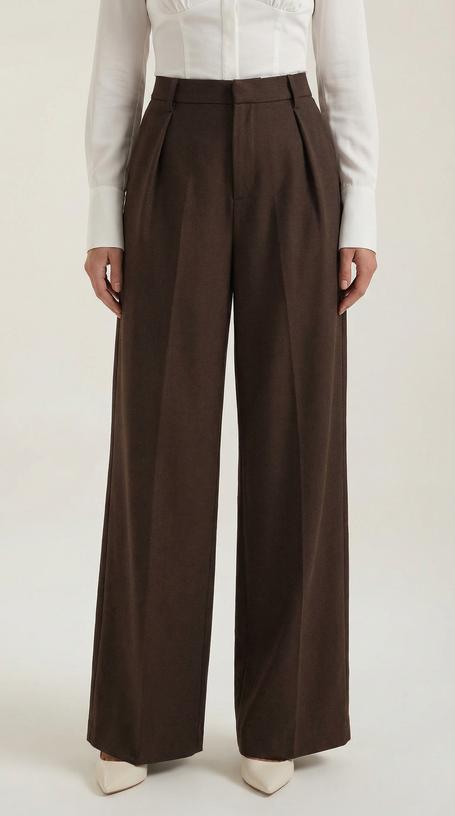 Pantalón de pierna ancha de diseño minimalista