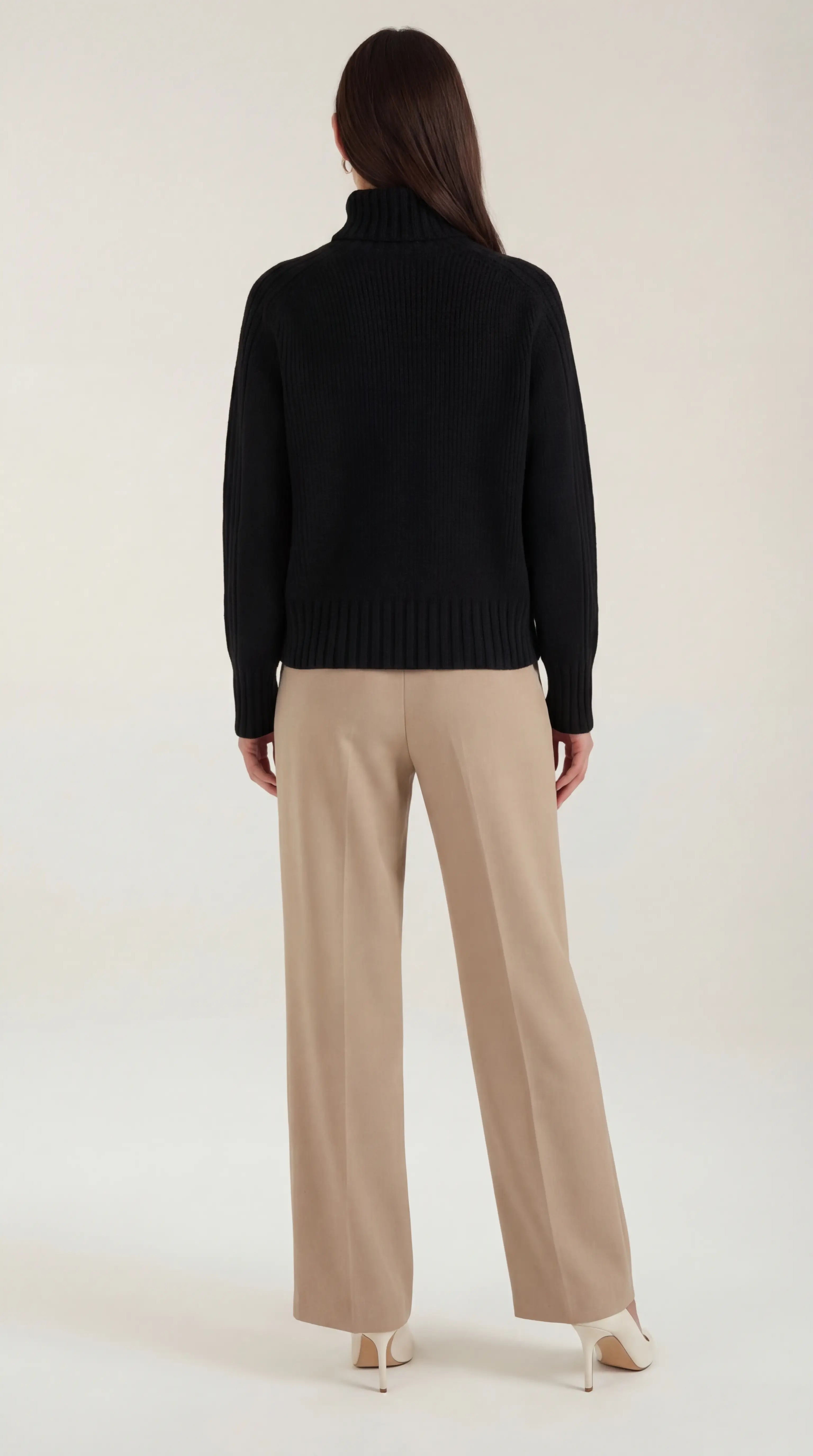 Suéter Oversize Cuello Alto Sofisticado