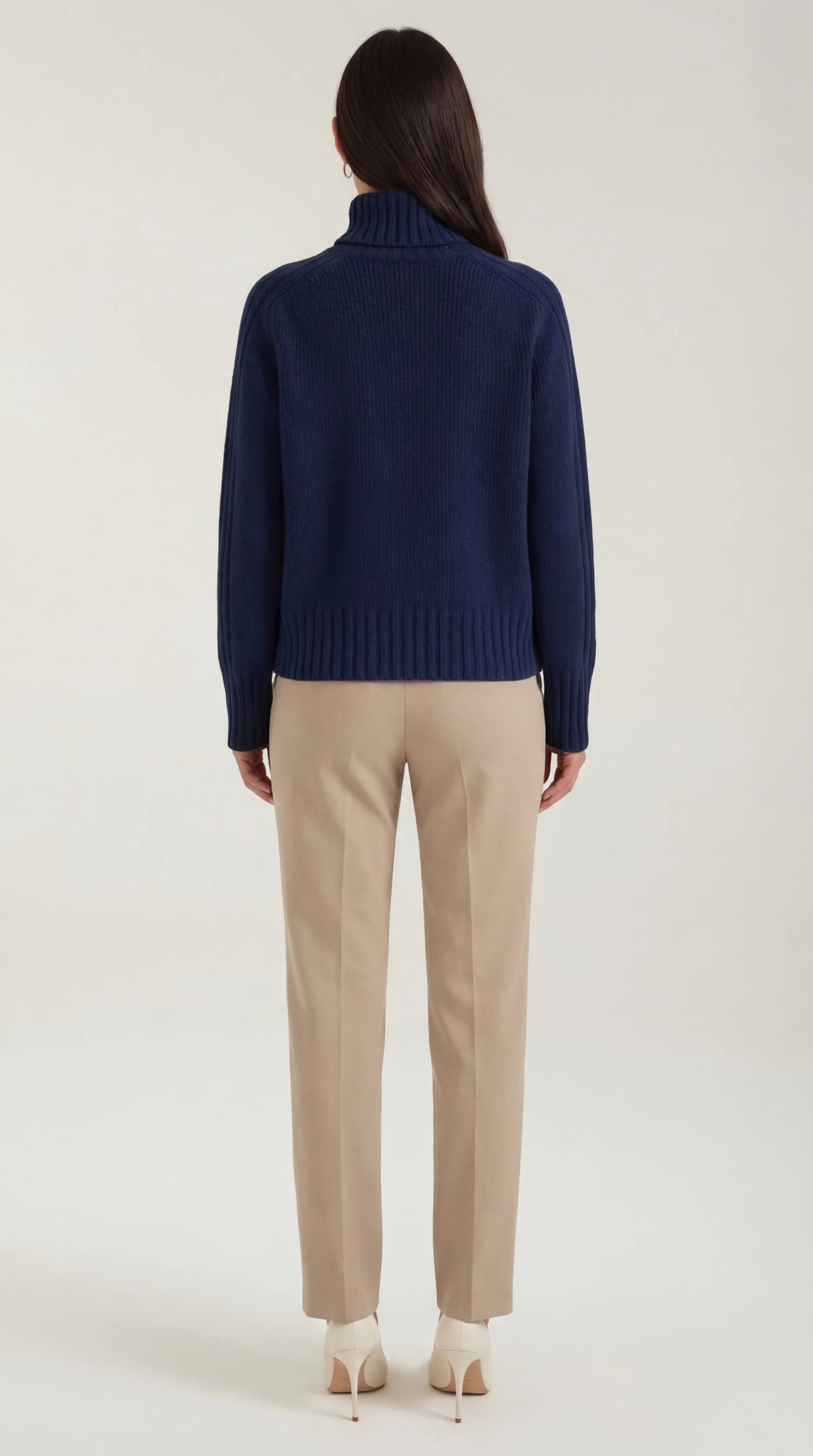 Suéter Oversize Cuello Alto Sofisticado