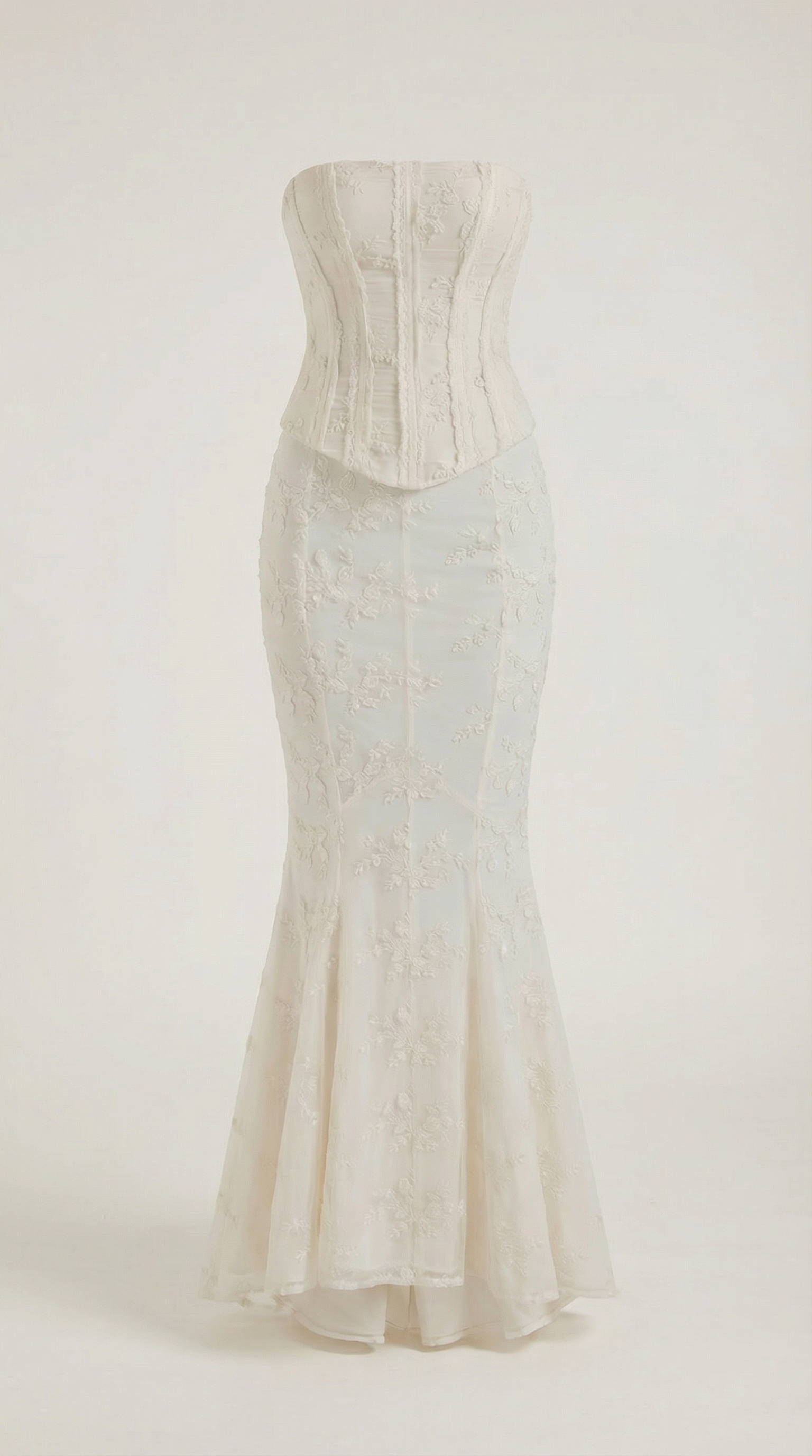 Vestido maxi con corsé estructurado