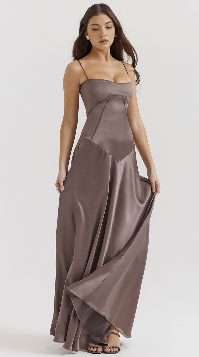Vestido maxi de corte fluido refinado