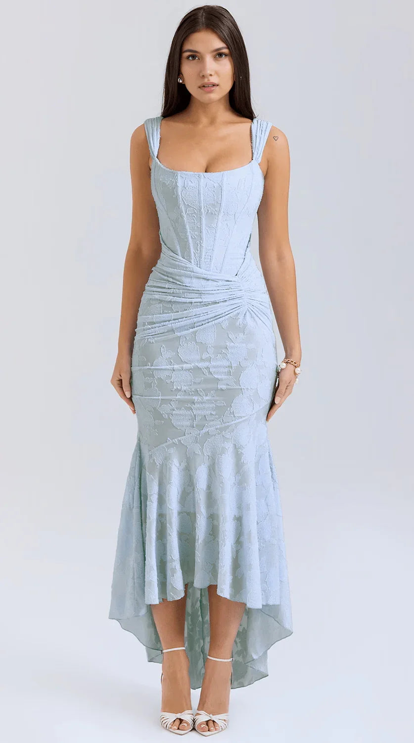 Vestido maxi de corte fluido y silueta elegante