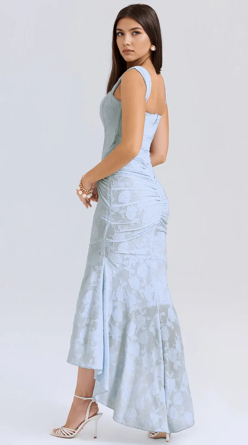 Vestido maxi de corte fluido y silueta elegante
