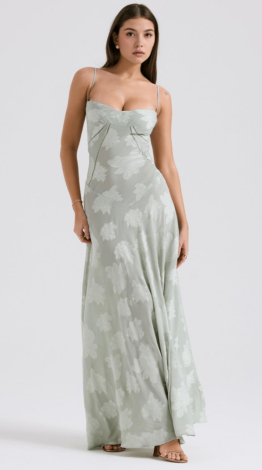 Vestido maxi de silueta fluida y drapeado