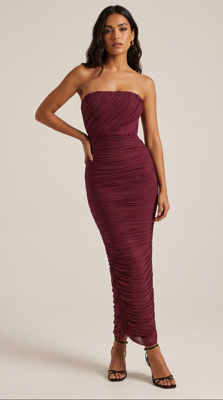 Vestido maxi fluido con silueta estilizada