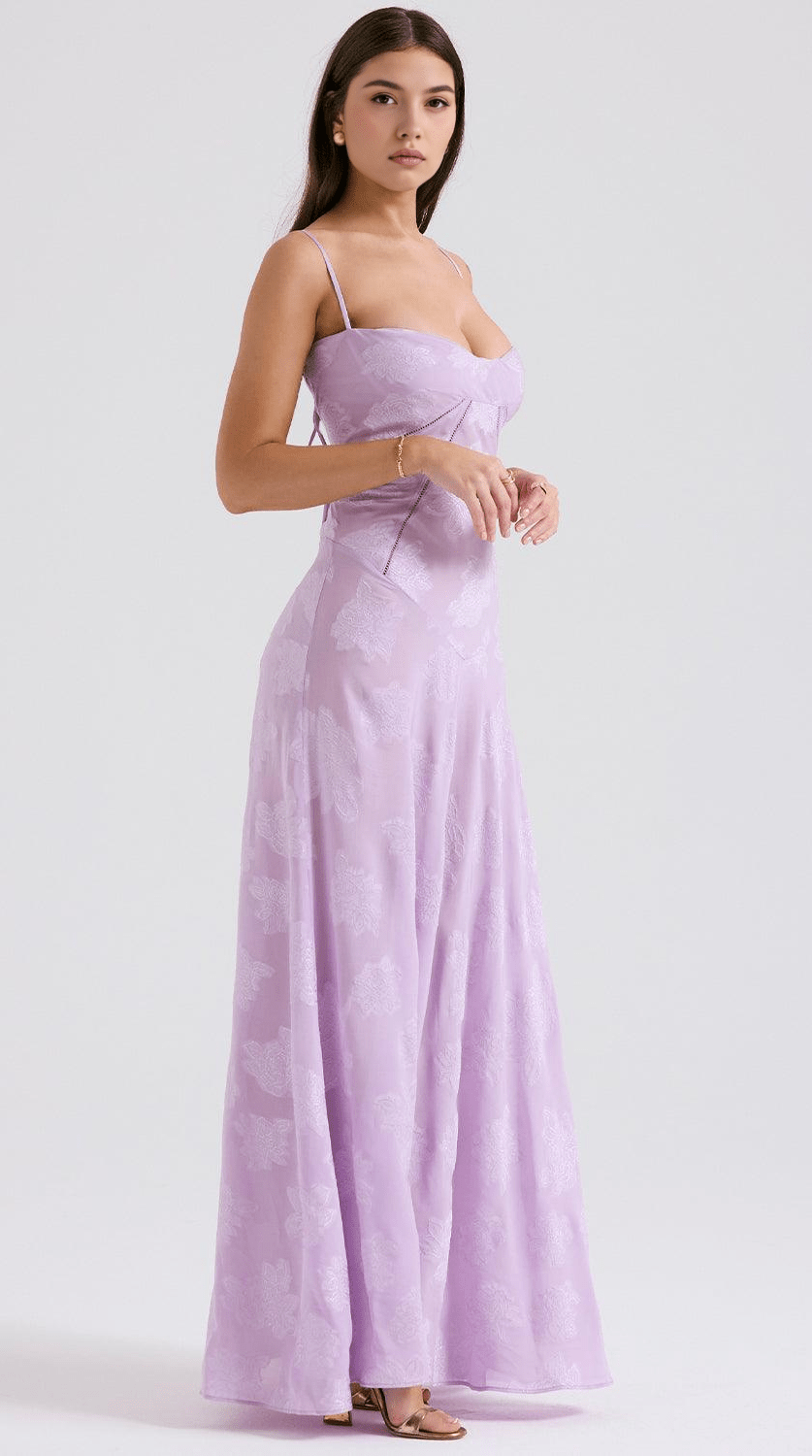 Vestido maxi ligero de silueta fluida