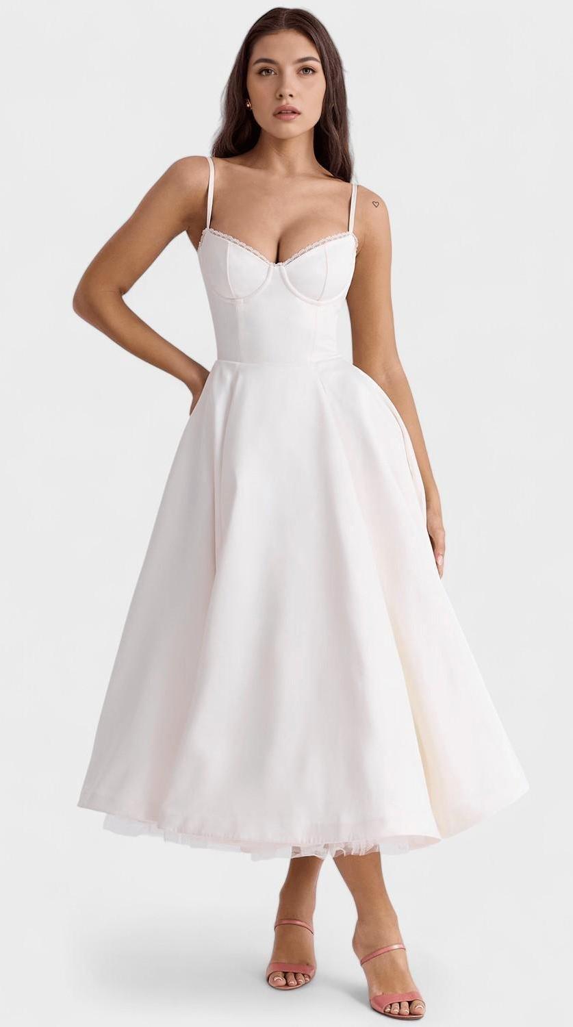 Vestido midi de silueta drapeada
