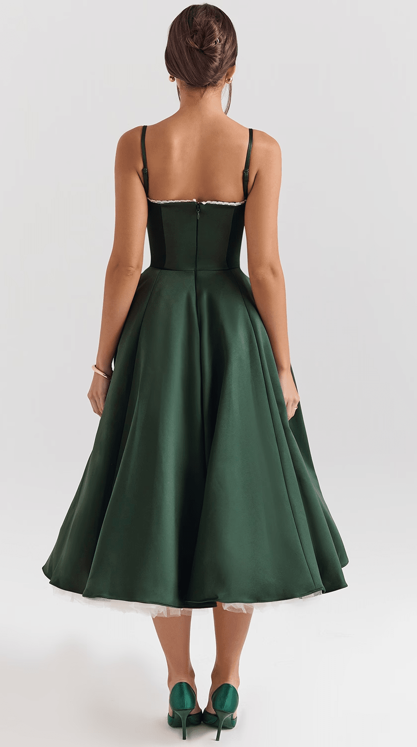 Vestido midi de silueta drapeada