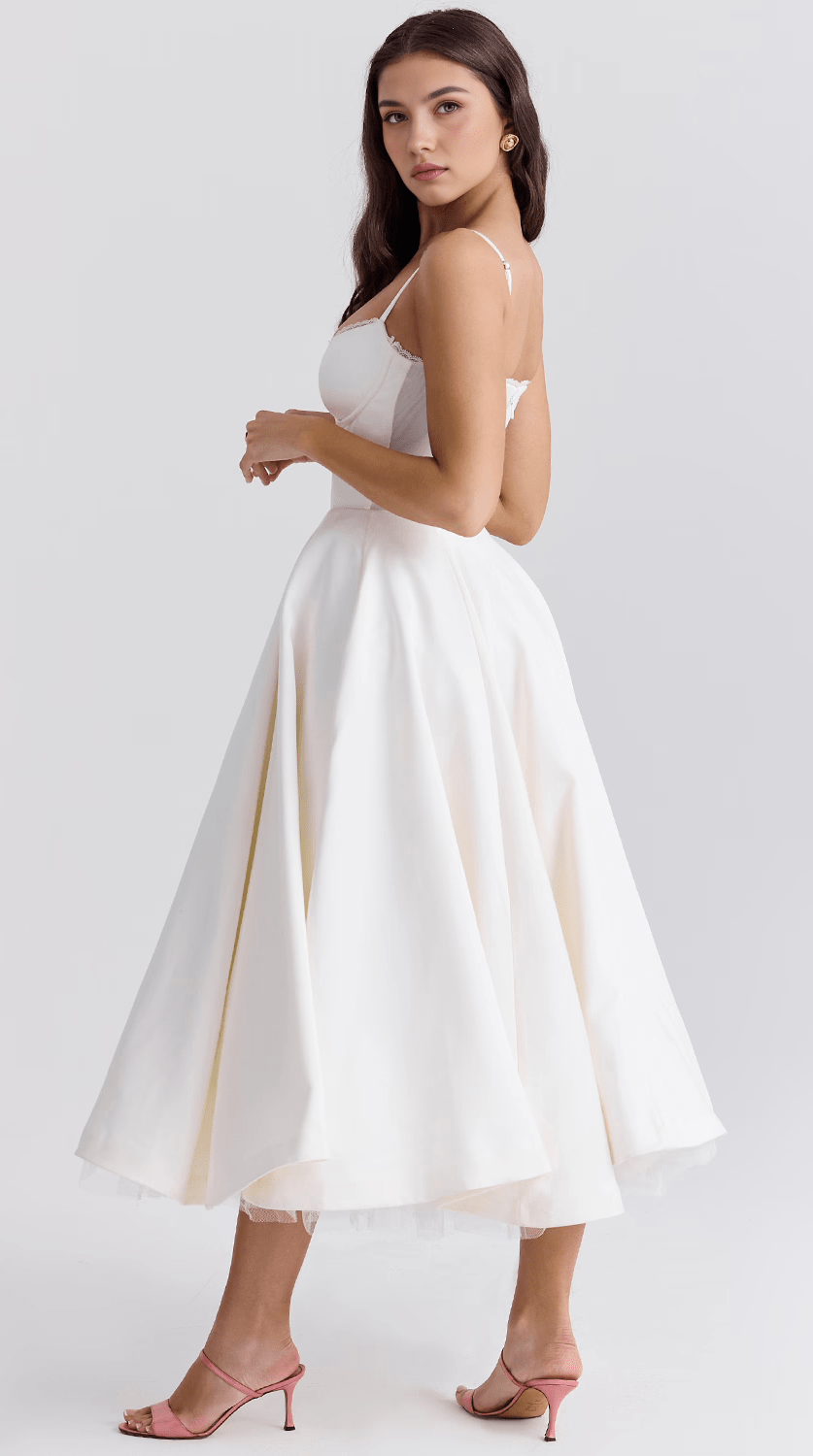 Vestido midi de silueta drapeada