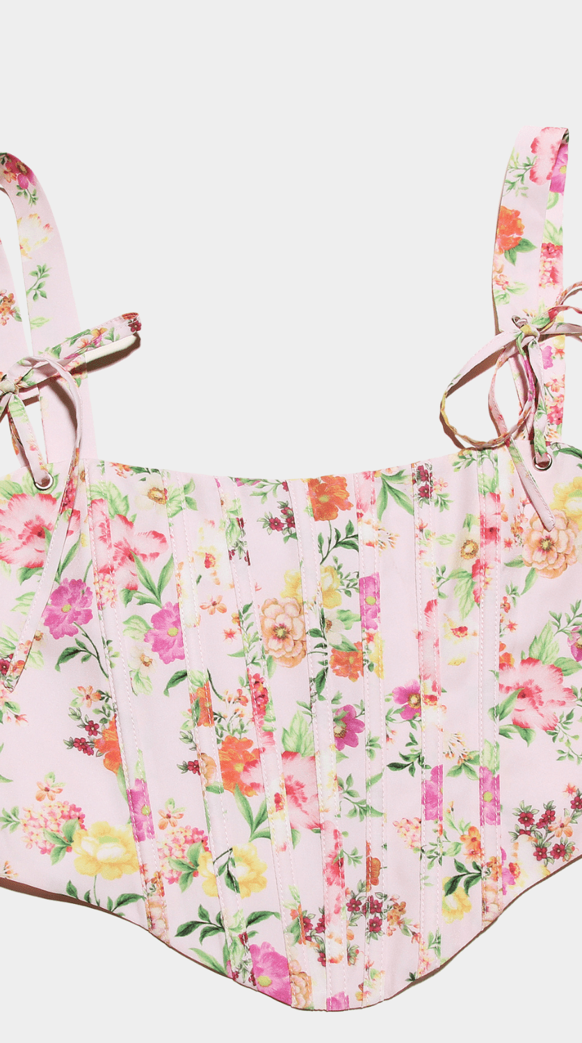 Vestido midi drapeado con cinturón elegante