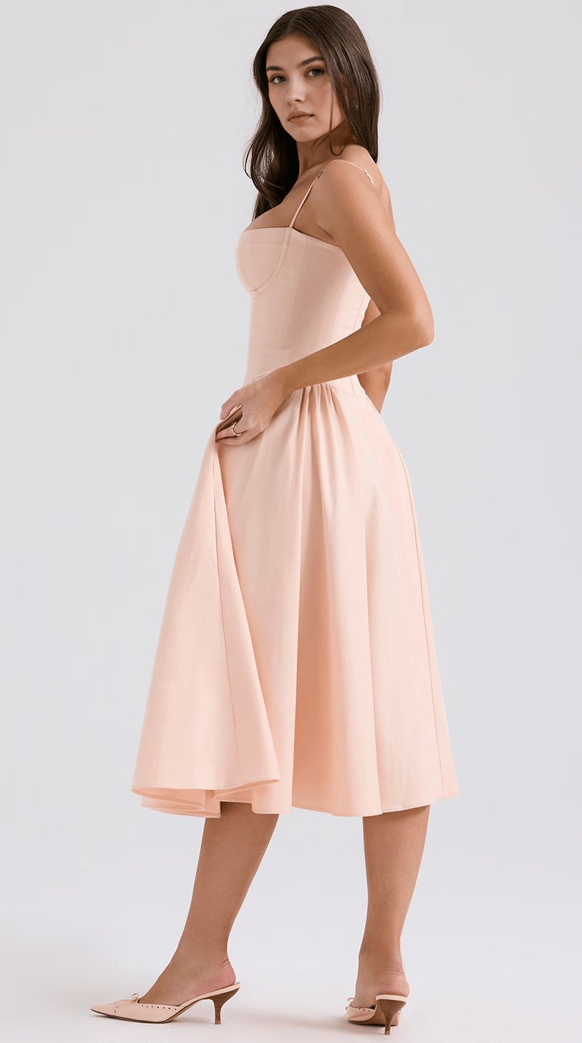 Vestido midi drapeado ligero y elegante