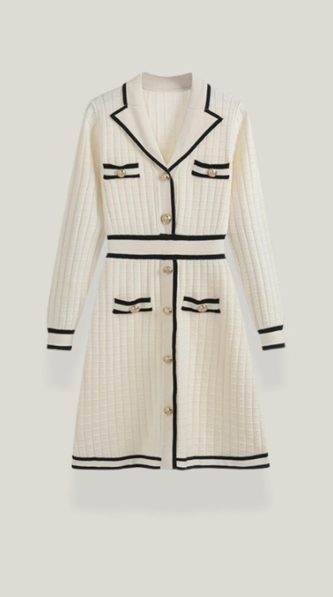 Vestido mini con detalles en contraste