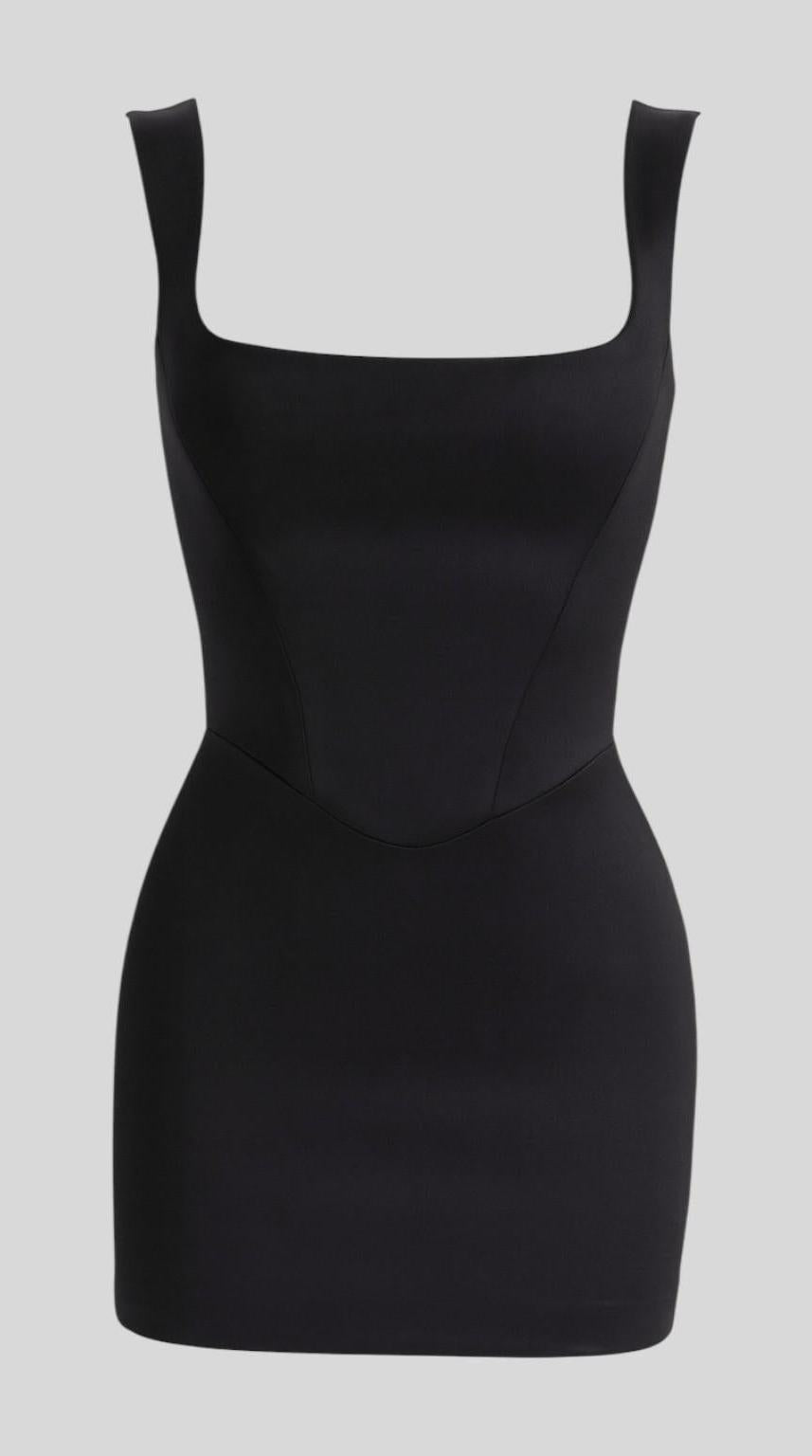 Vestido mini de corte femenino favorecedor