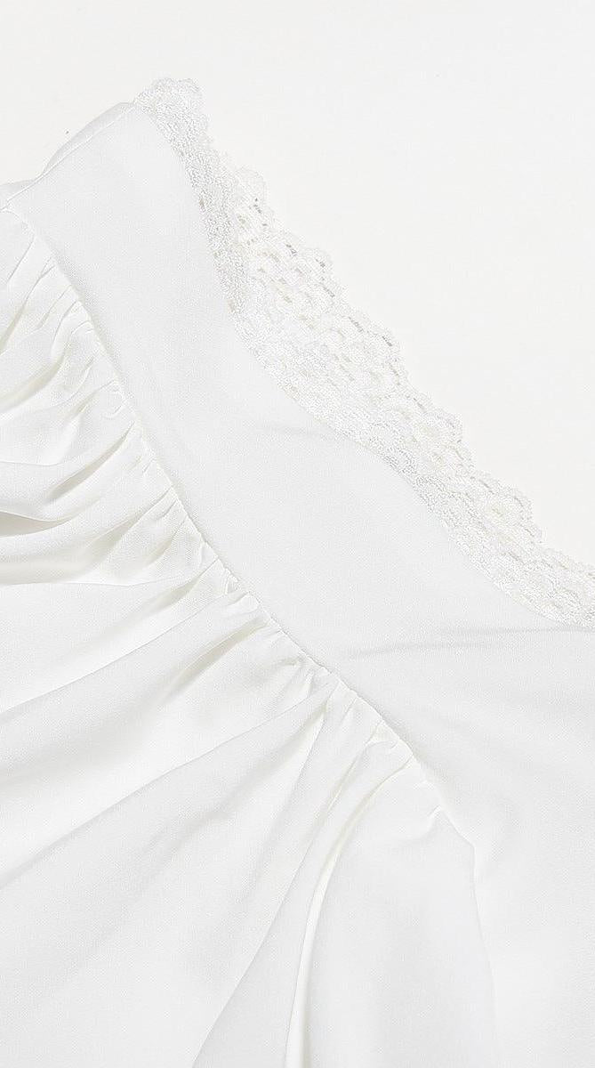 Vestido mini de corte femenino refinado