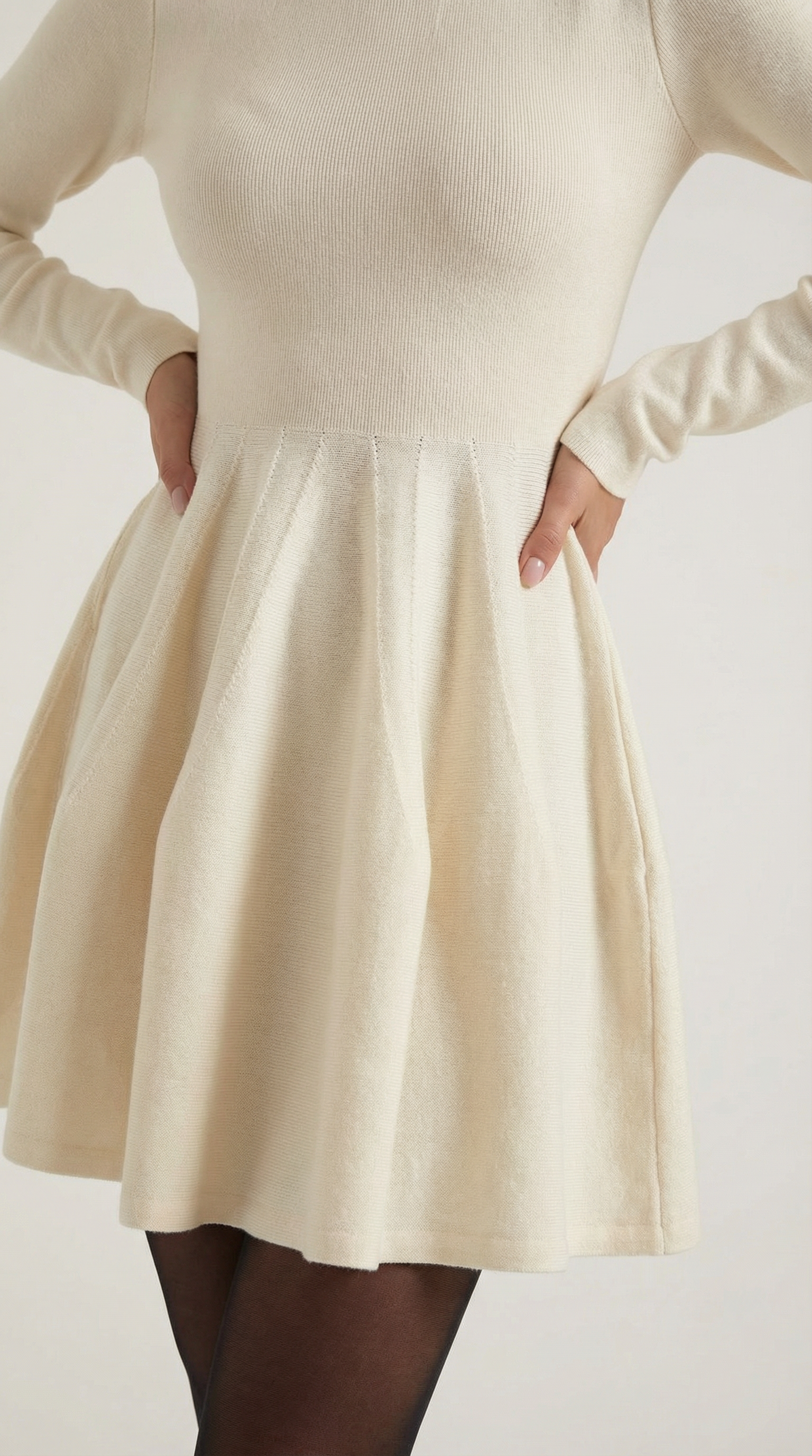 Vestido mini de manga larga con pliegues