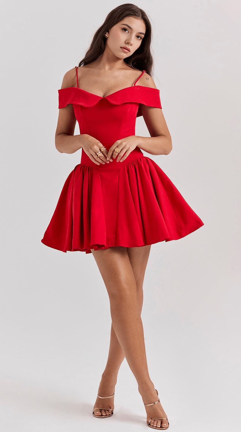 Vestido mini de silueta favorecedora y elegante