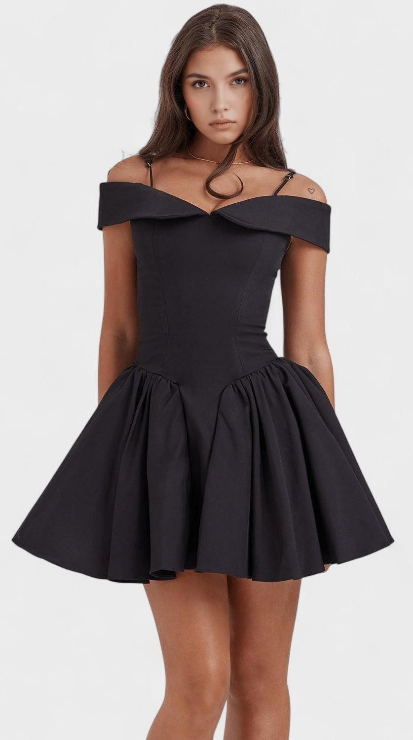 Vestido mini de silueta favorecedora y elegante