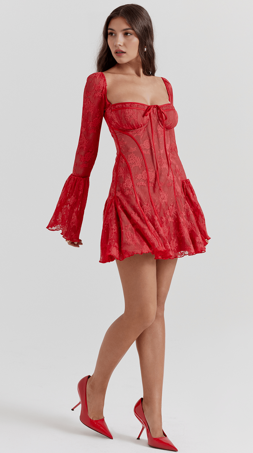 Vestido mini de silueta femenina estilizada