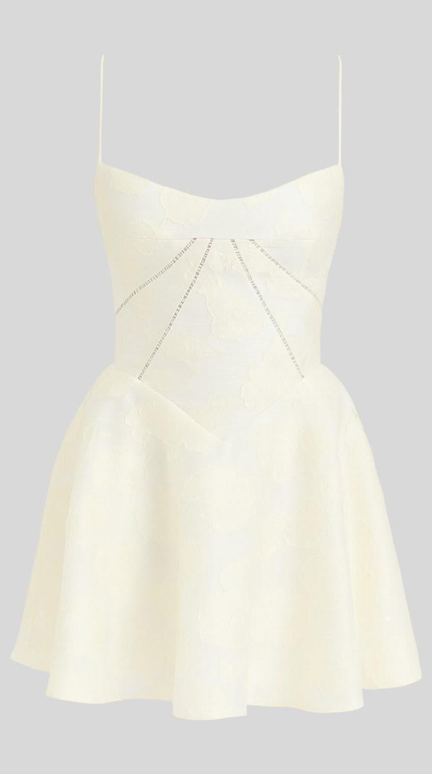 Vestido mini drapeado con acabado sofisticado