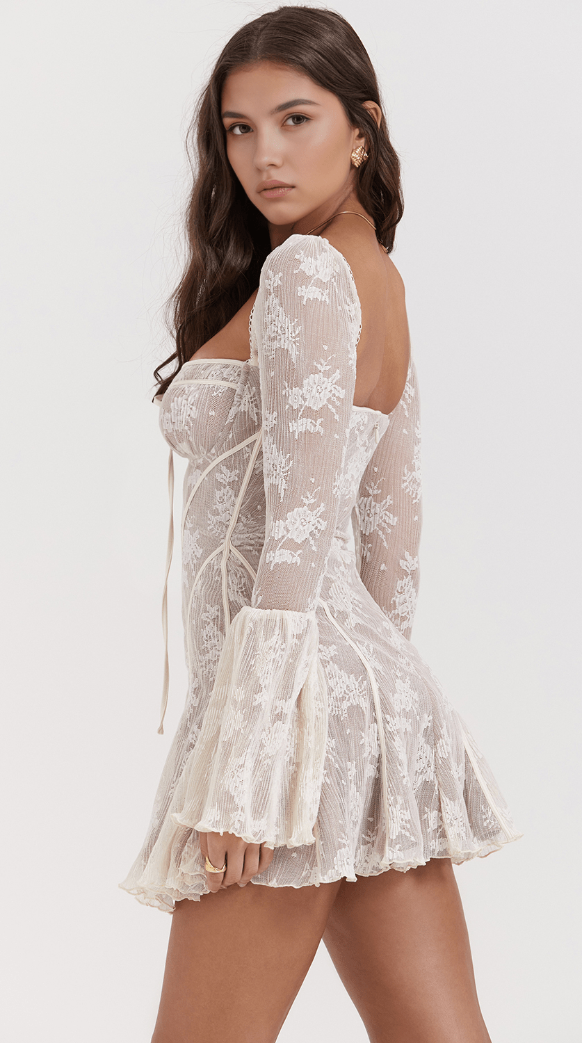 Vestido mini ligero de corte femenino