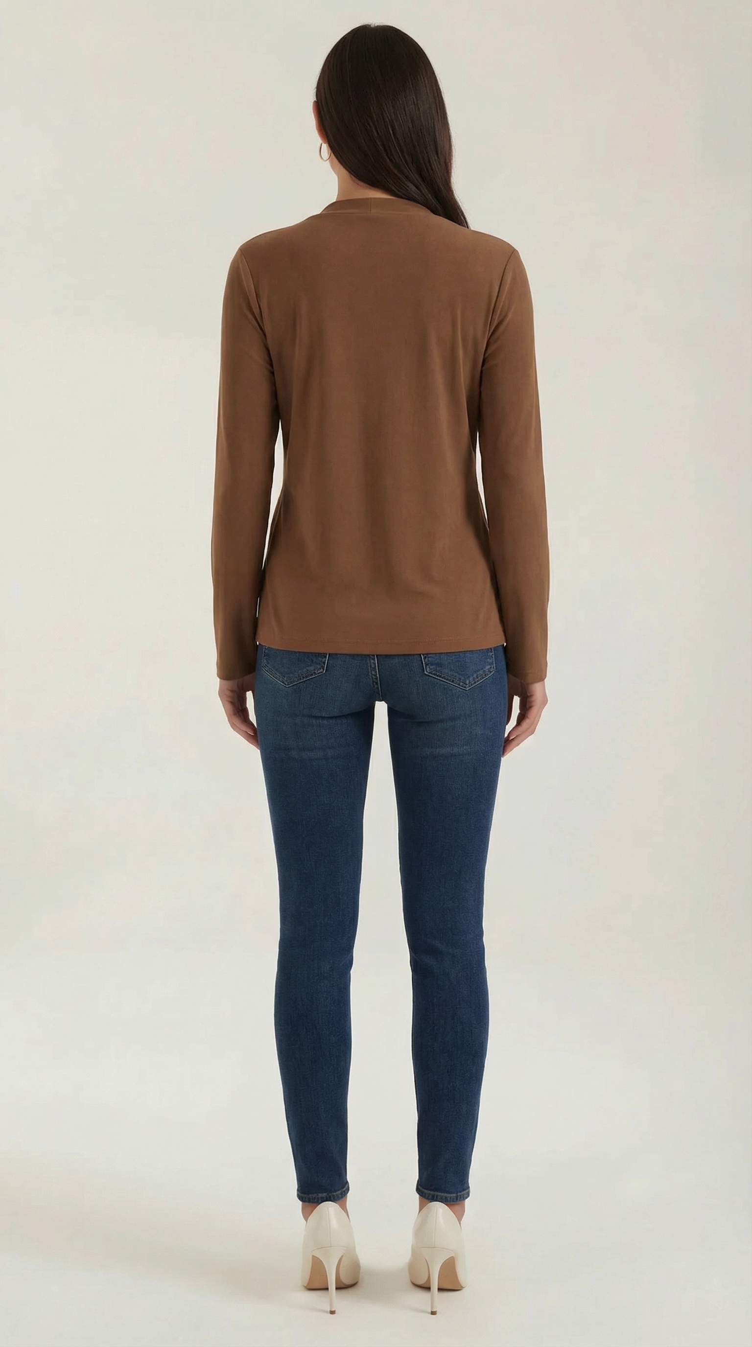 Blusa de cuello mock con lazo delicado