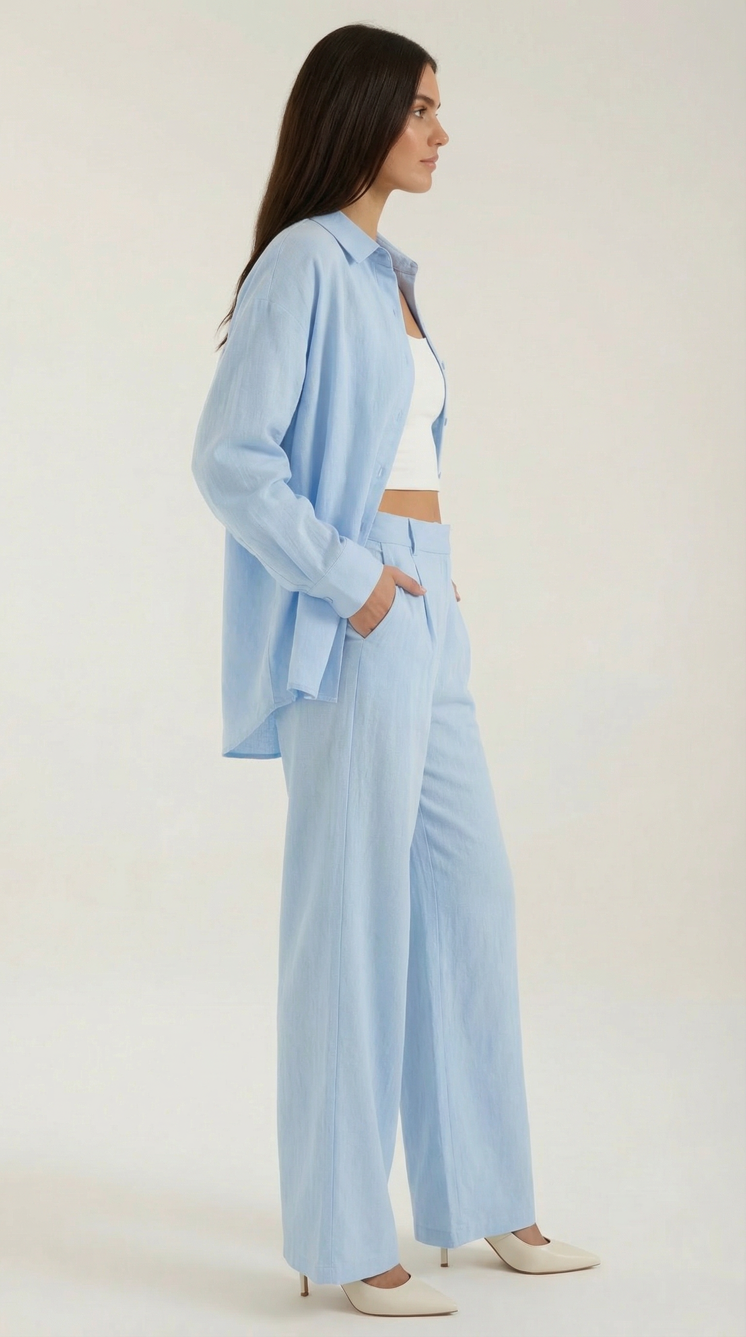 Conjunto de camisa y pantalones con botones decorativos