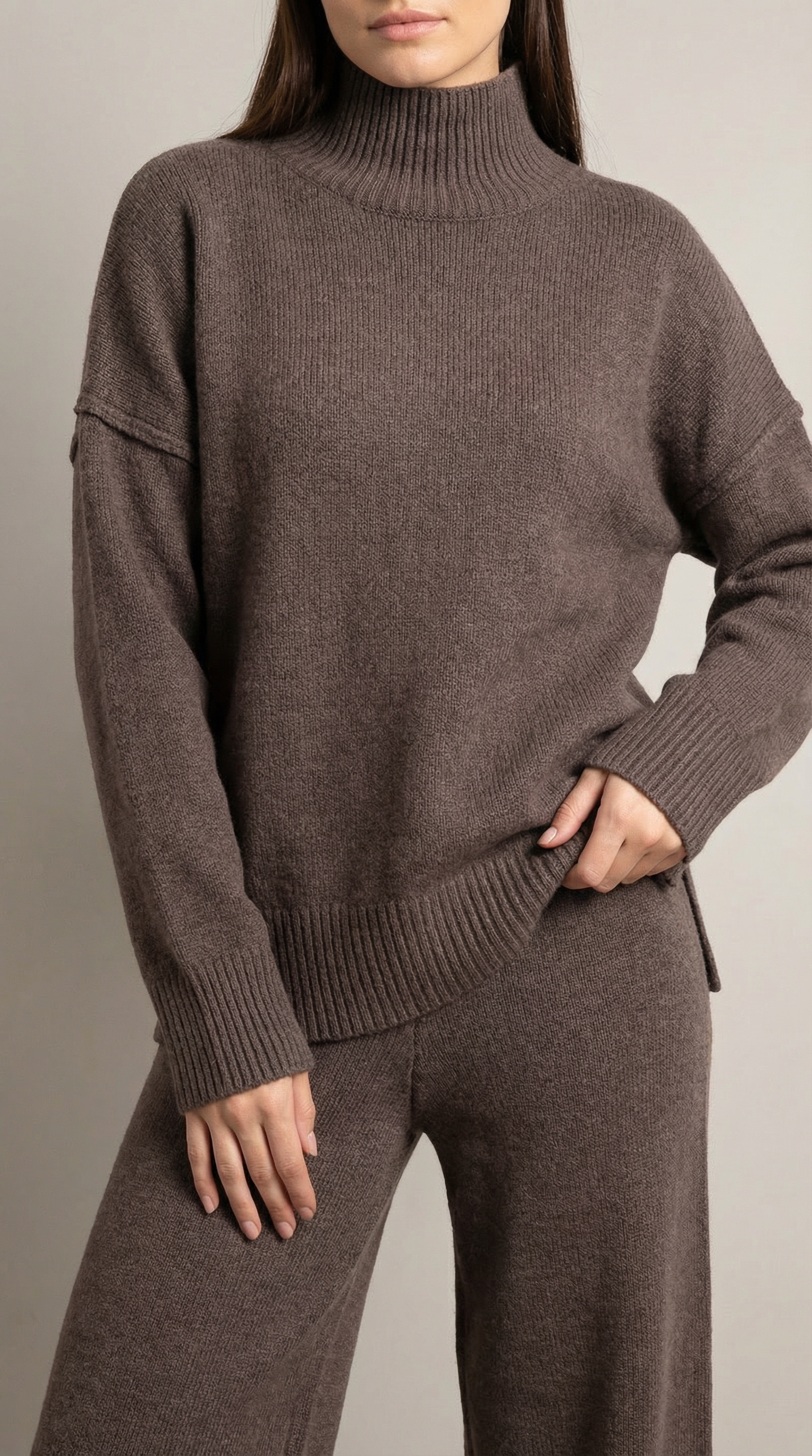 Conjunto de suéter de cuello alto con pantalones vaqueros