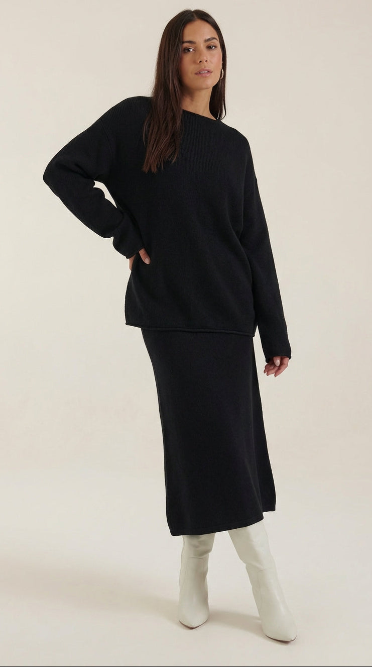 Conjunto de suéter y falda de silueta elegante