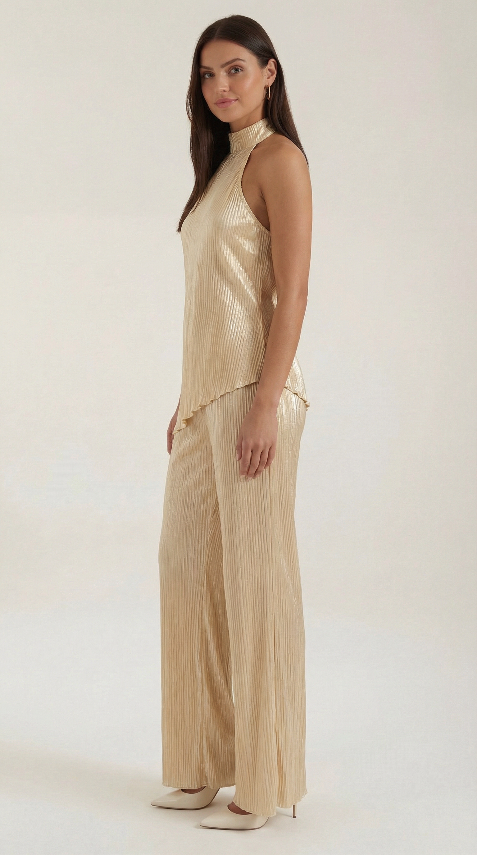 Conjunto de top y pantalones de silueta fluida