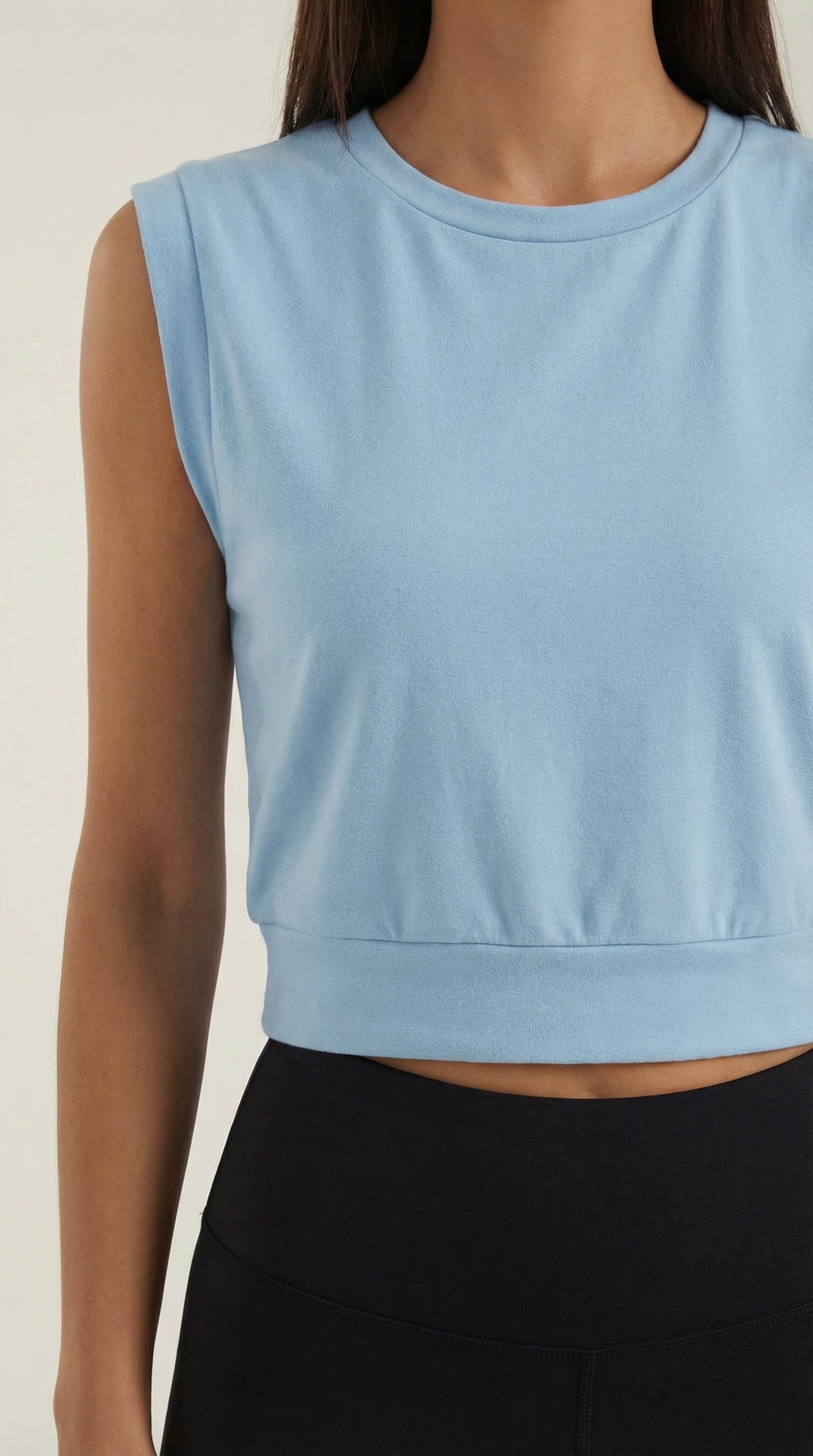 Crop top básico de silueta moderna