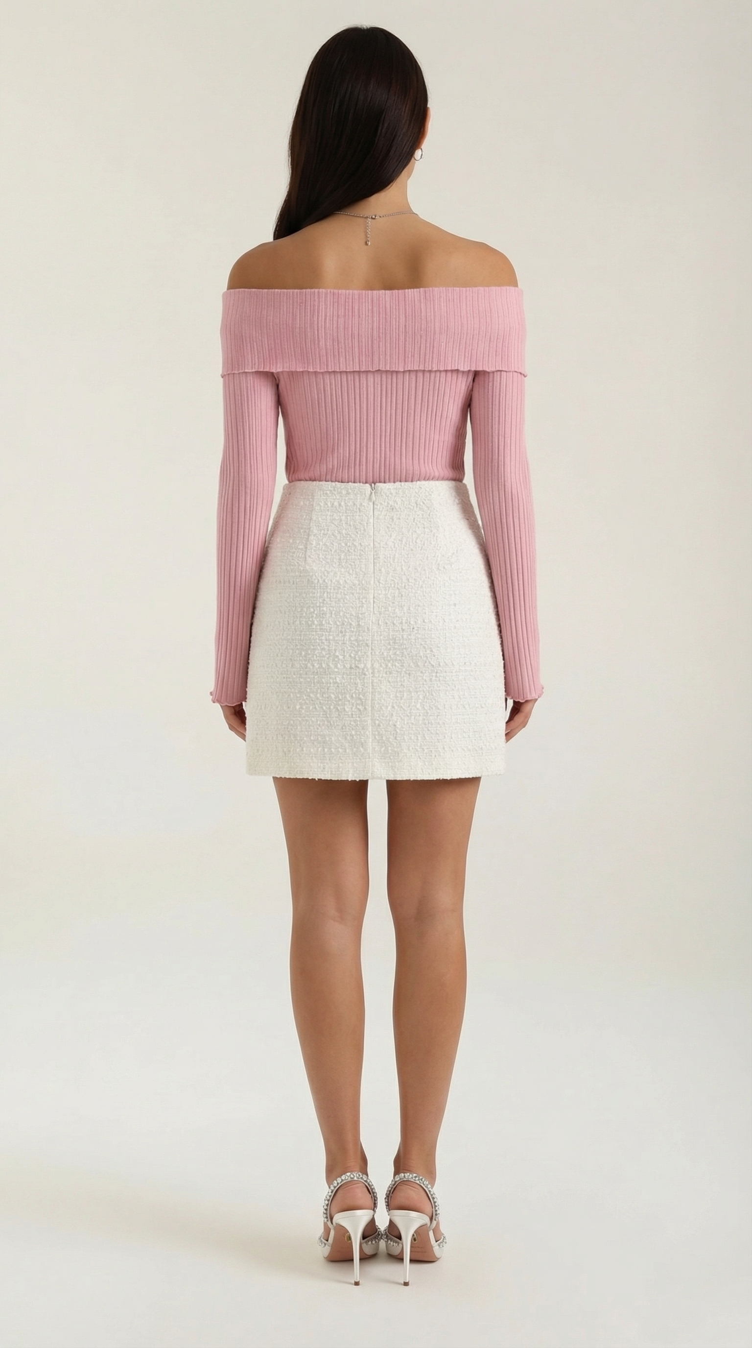 Falda blanca de silueta limpia