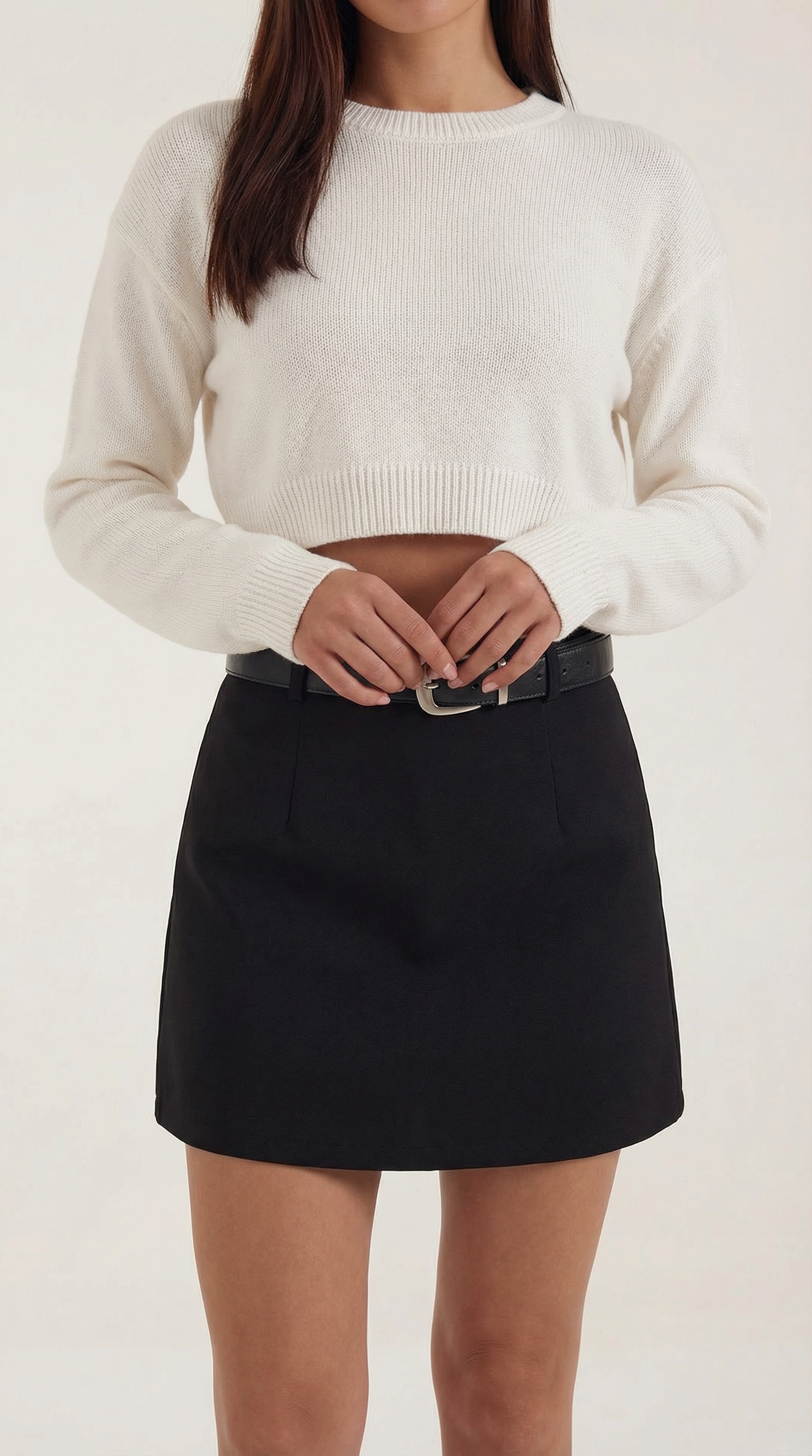 Falda corta de talle alto con cinturón