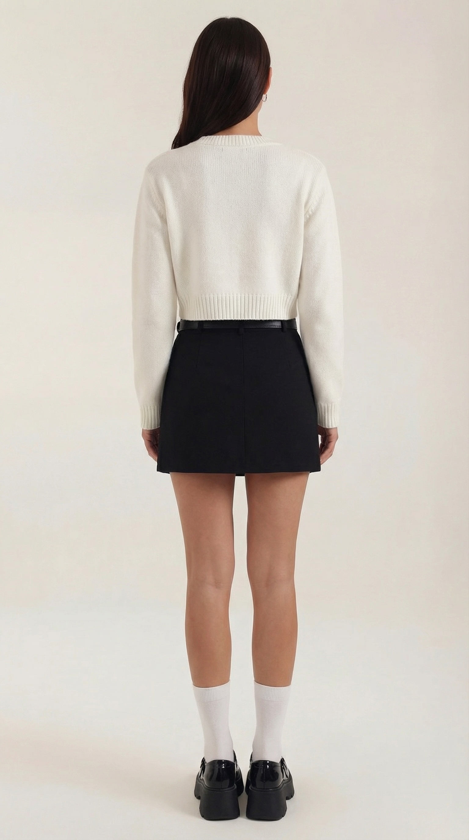 Falda corta de talle alto con cinturón