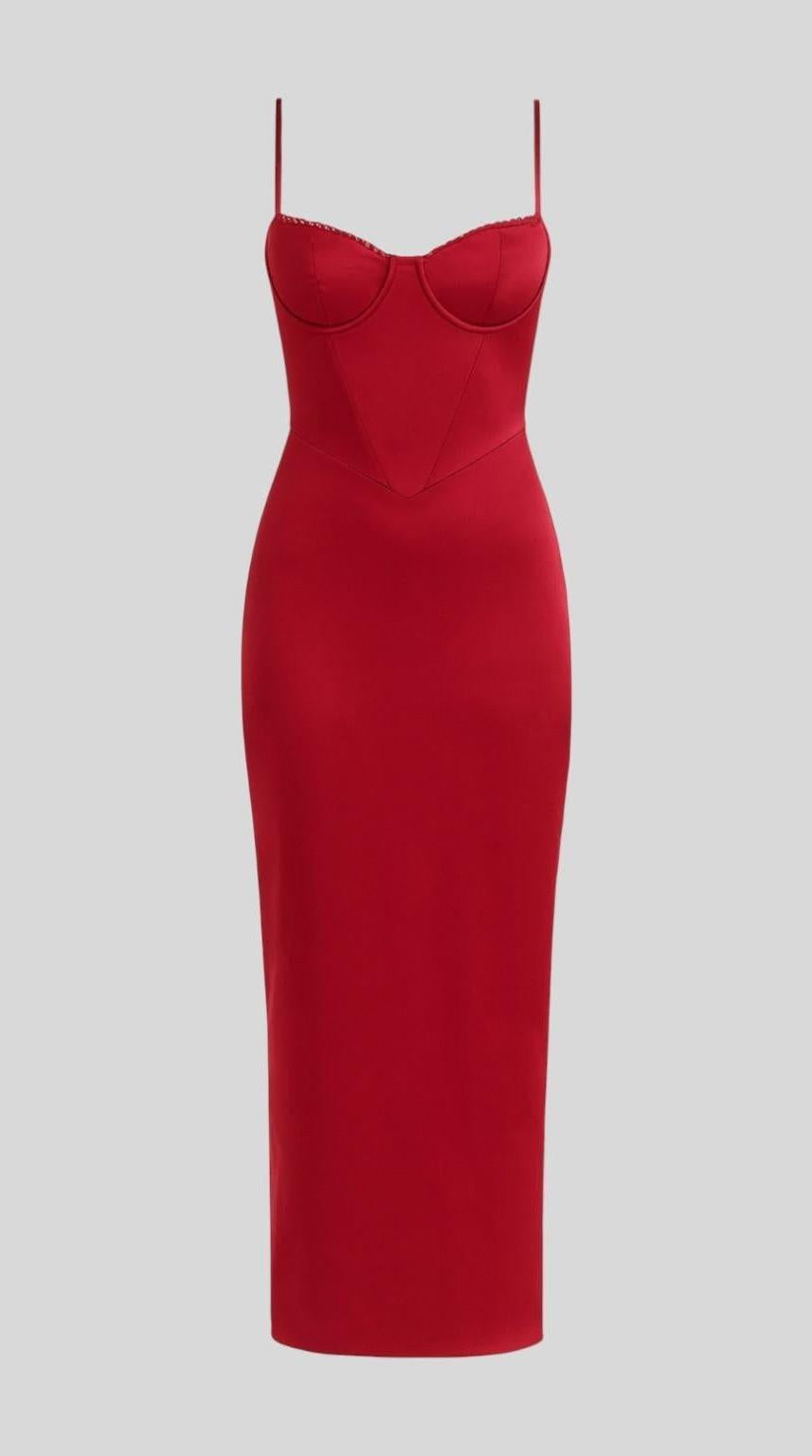 Maxivestido de silueta fluida con caída suave