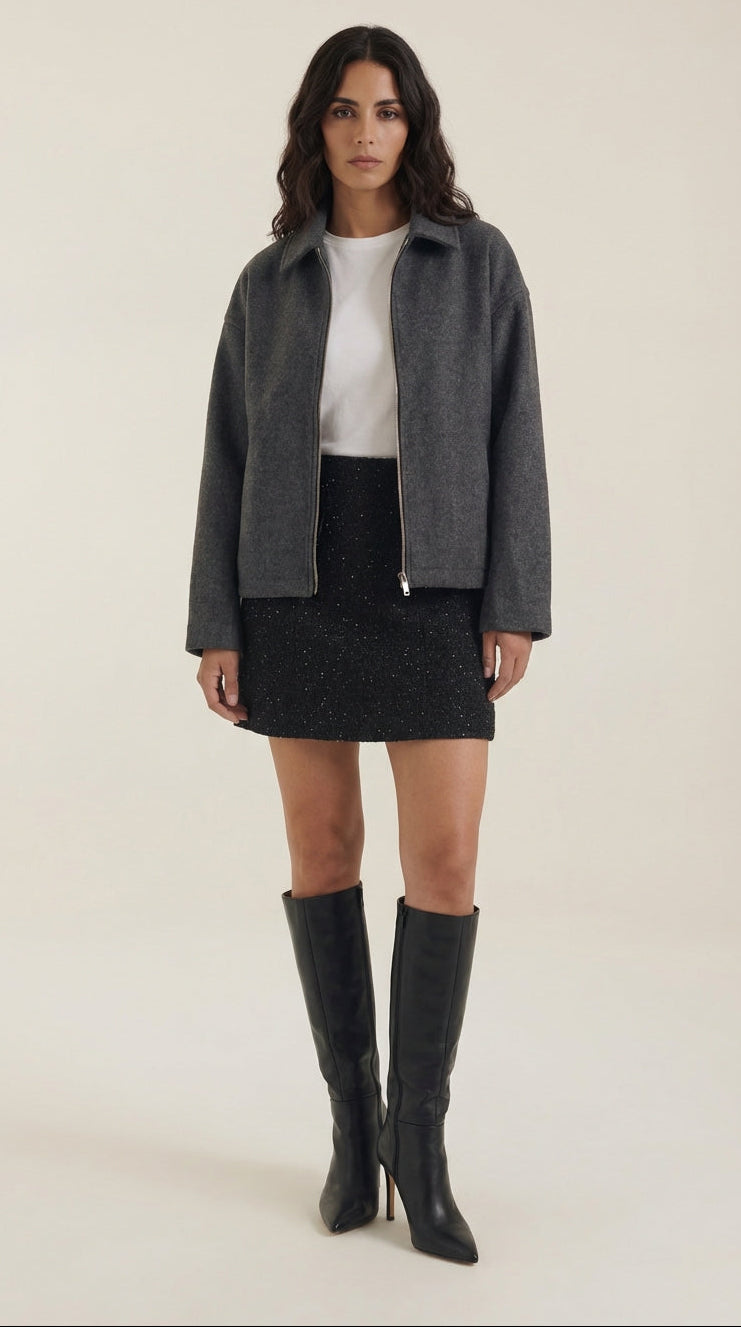 Mini falda con acabado brillante sofisticado