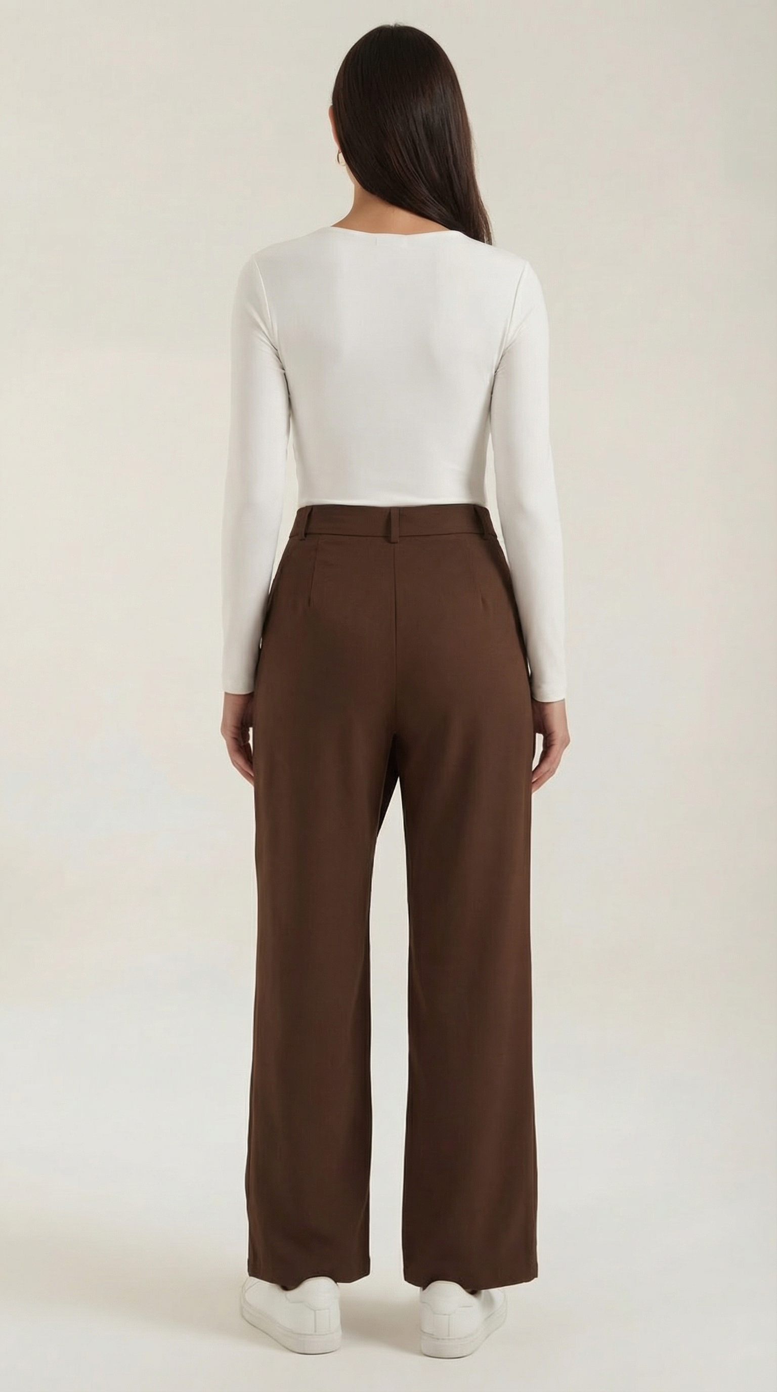 Pantalón asimétrico de silueta moderna