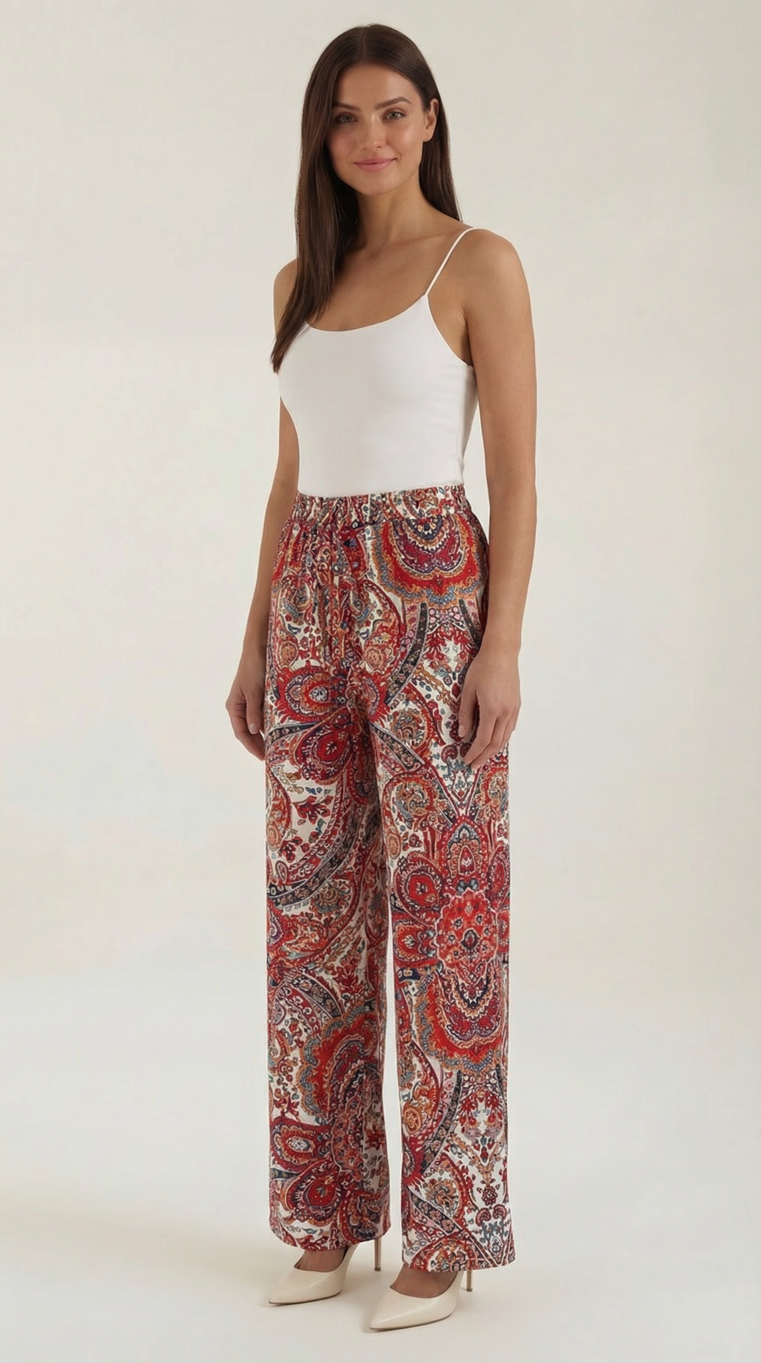 Pantalón con estampado paisley de inspiración bohemia