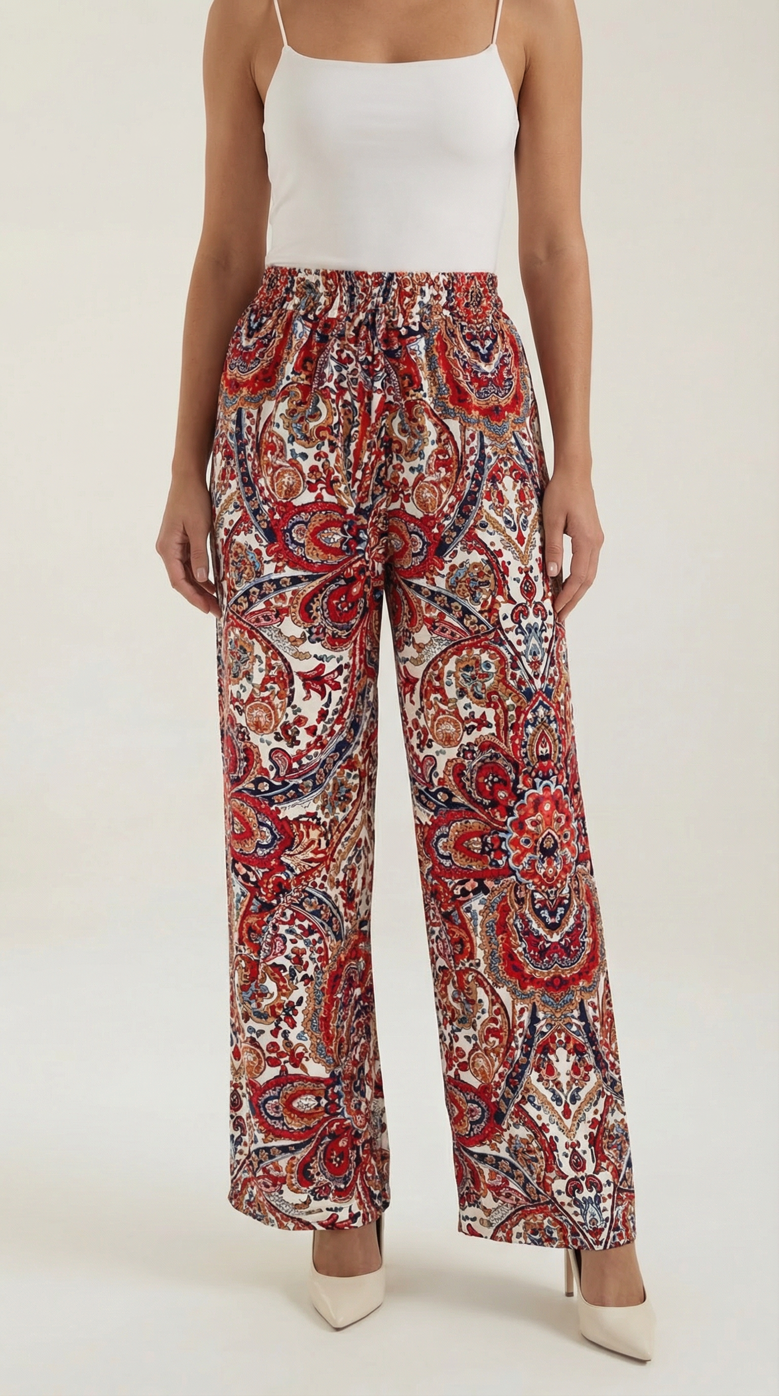 Pantalón con estampado paisley de inspiración bohemia