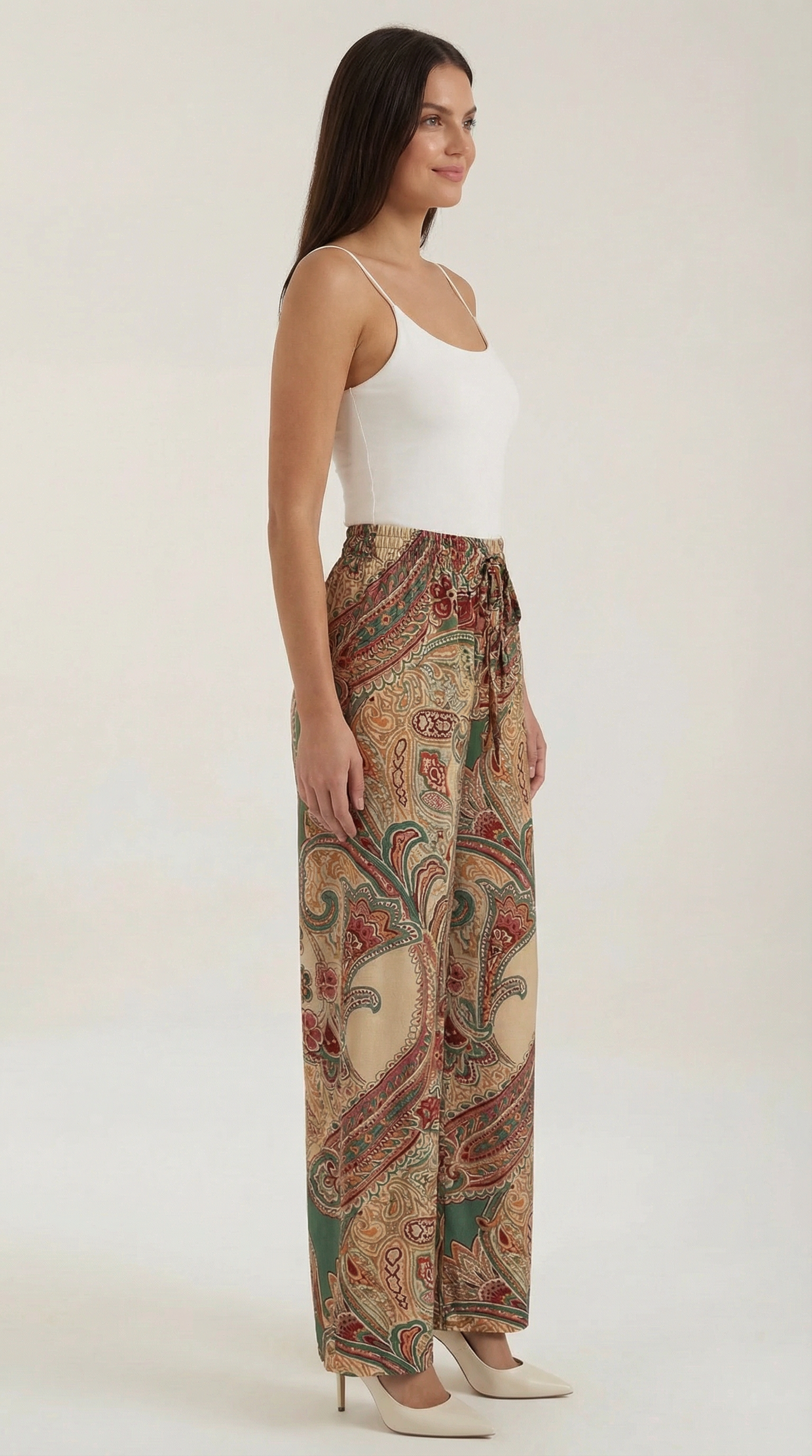 Pantalón con estampado paisley de inspiración bohemia
