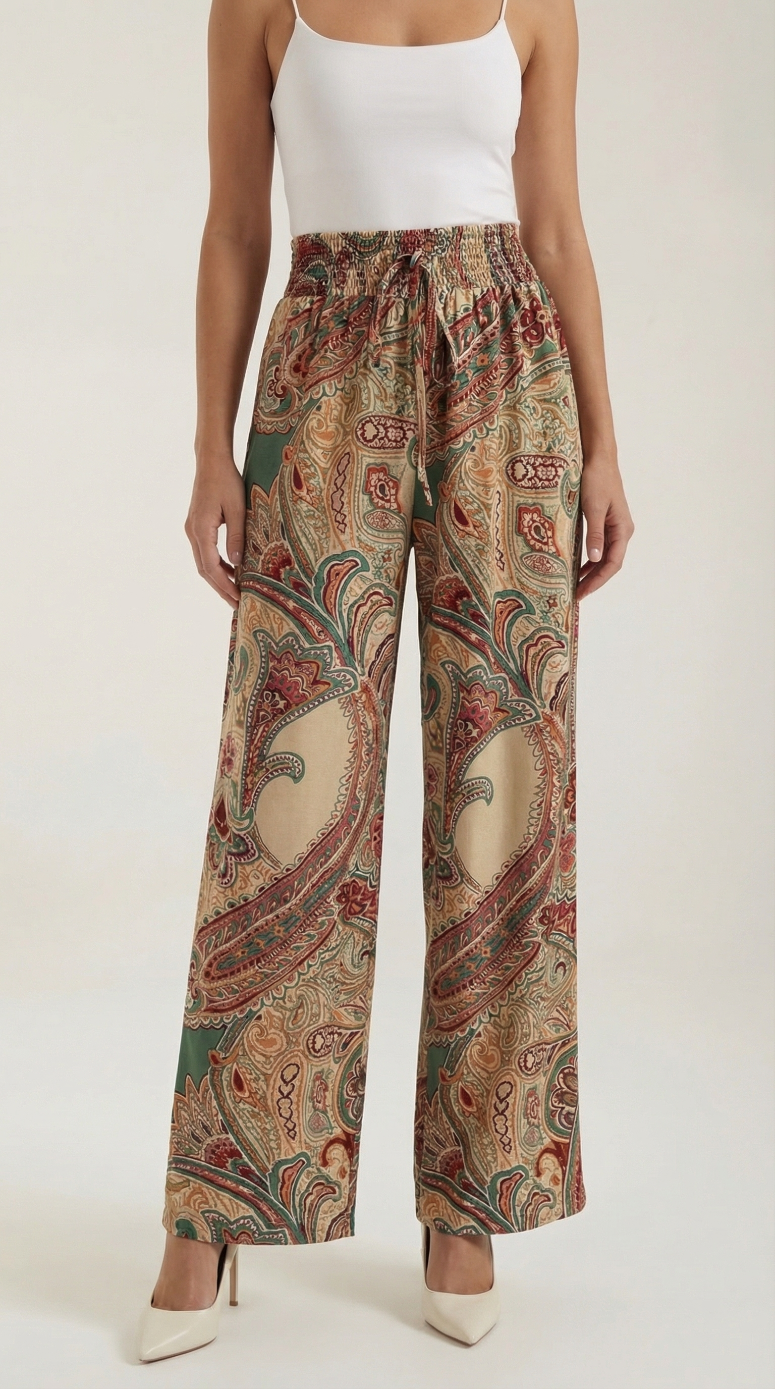 Pantalón con estampado paisley de inspiración bohemia