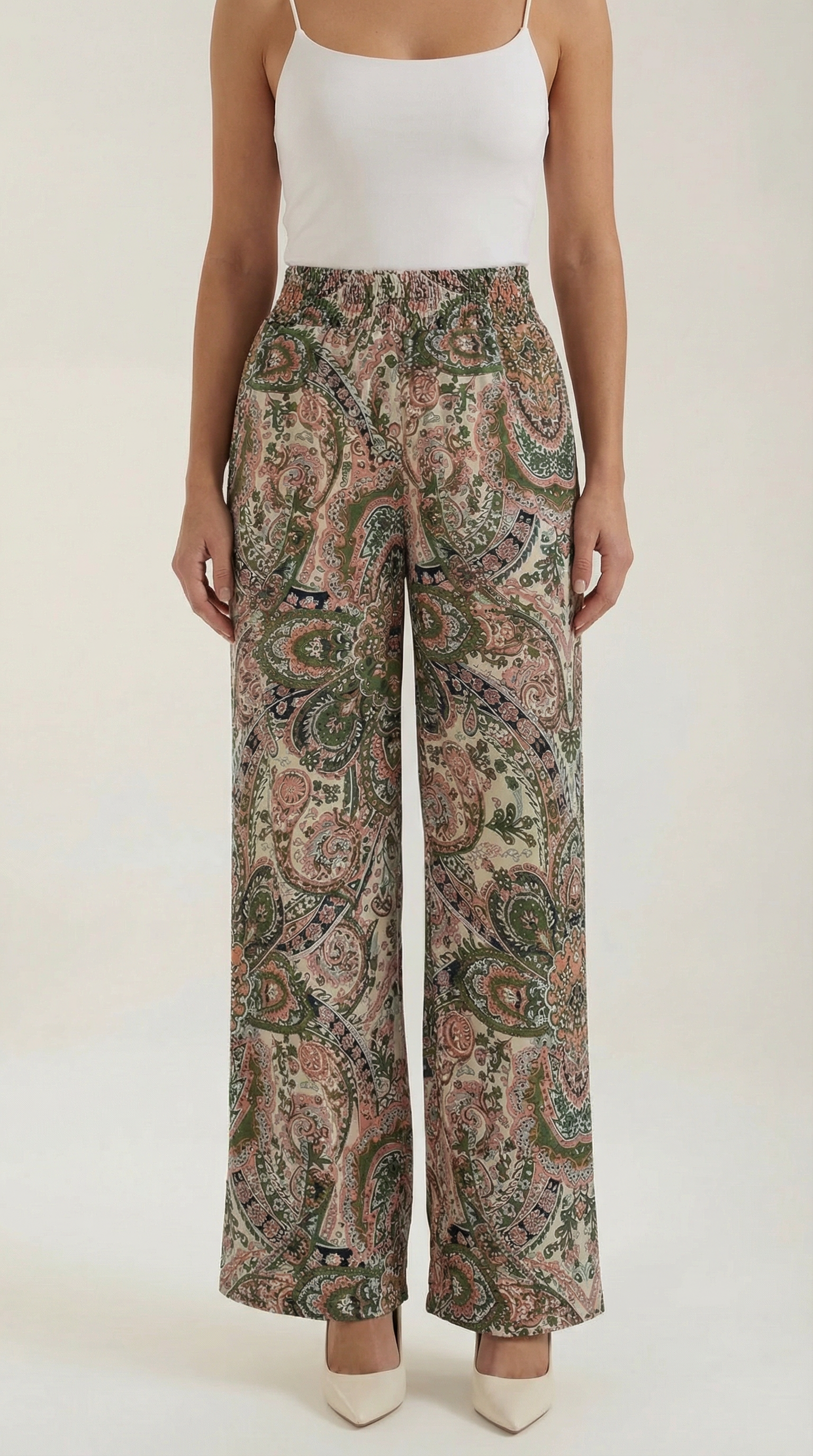 Pantalón con estampado paisley de inspiración bohemia